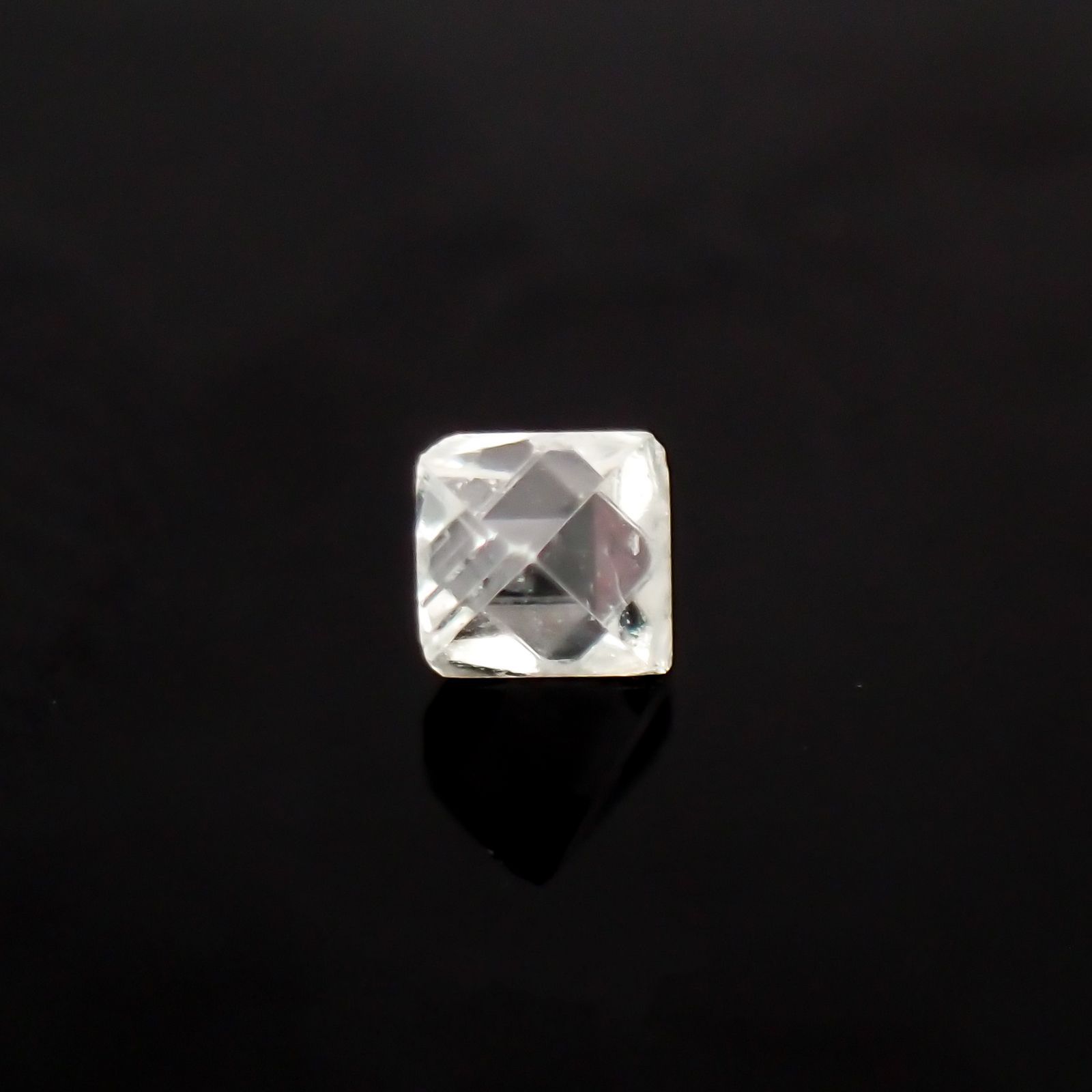 ソーヤブルダイヤモンド 原石 ロシア産 ルース 0.048ct[210410555]2.3×2.3mm前後