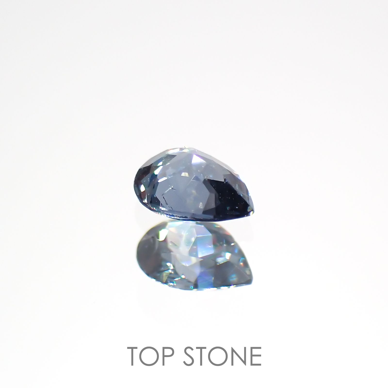 カラーチェンジガーネット アレキタイプ(宝石名ガーネット)マダガスカル・ベキリー産 0.16ct 識別済[220616430]4x3mm前後