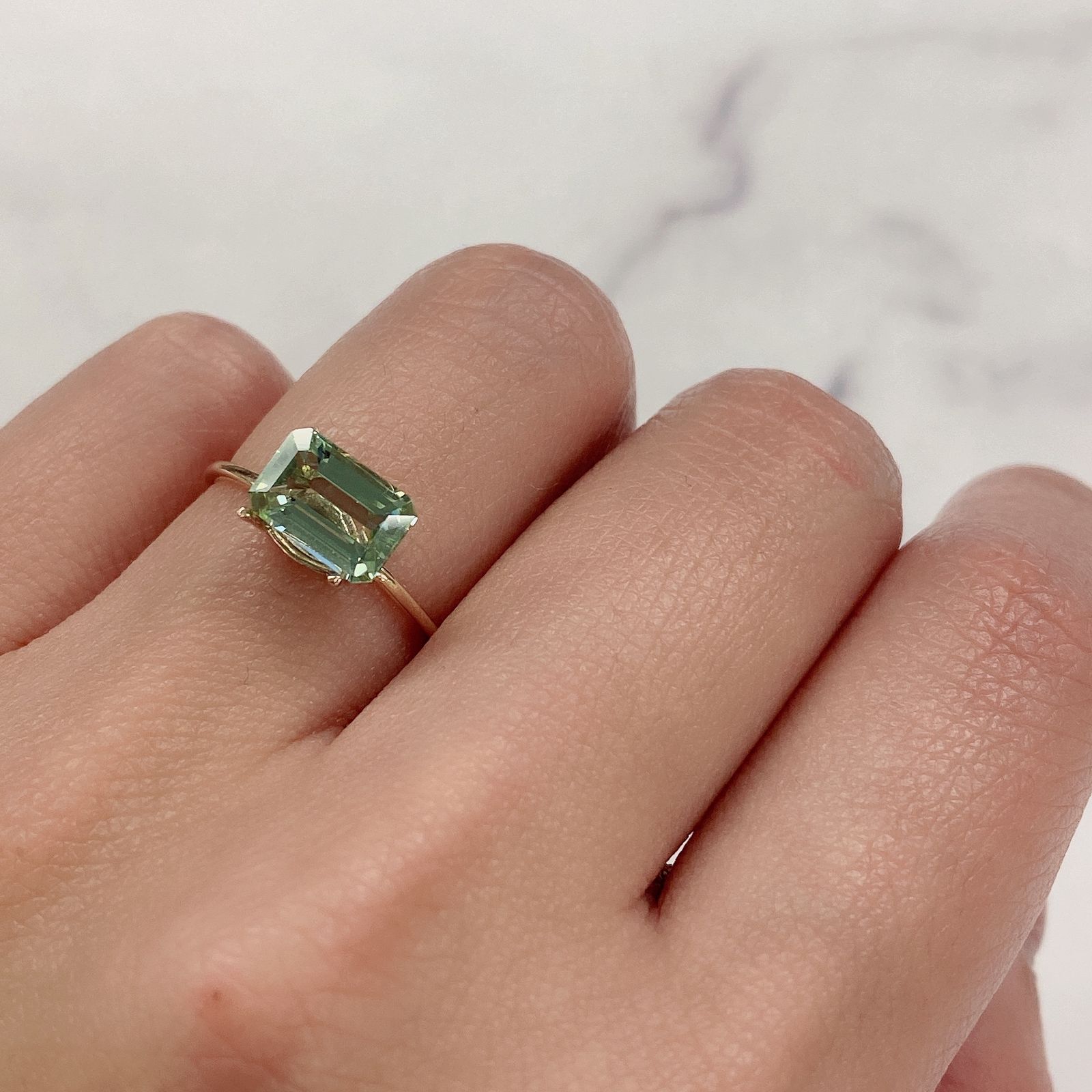 ミントトルマリン(宝石名グリーン・トルマリン) ルワンダ産 1.447ct ソ付(彩珠)[211013632]8.3×5.6mm前後