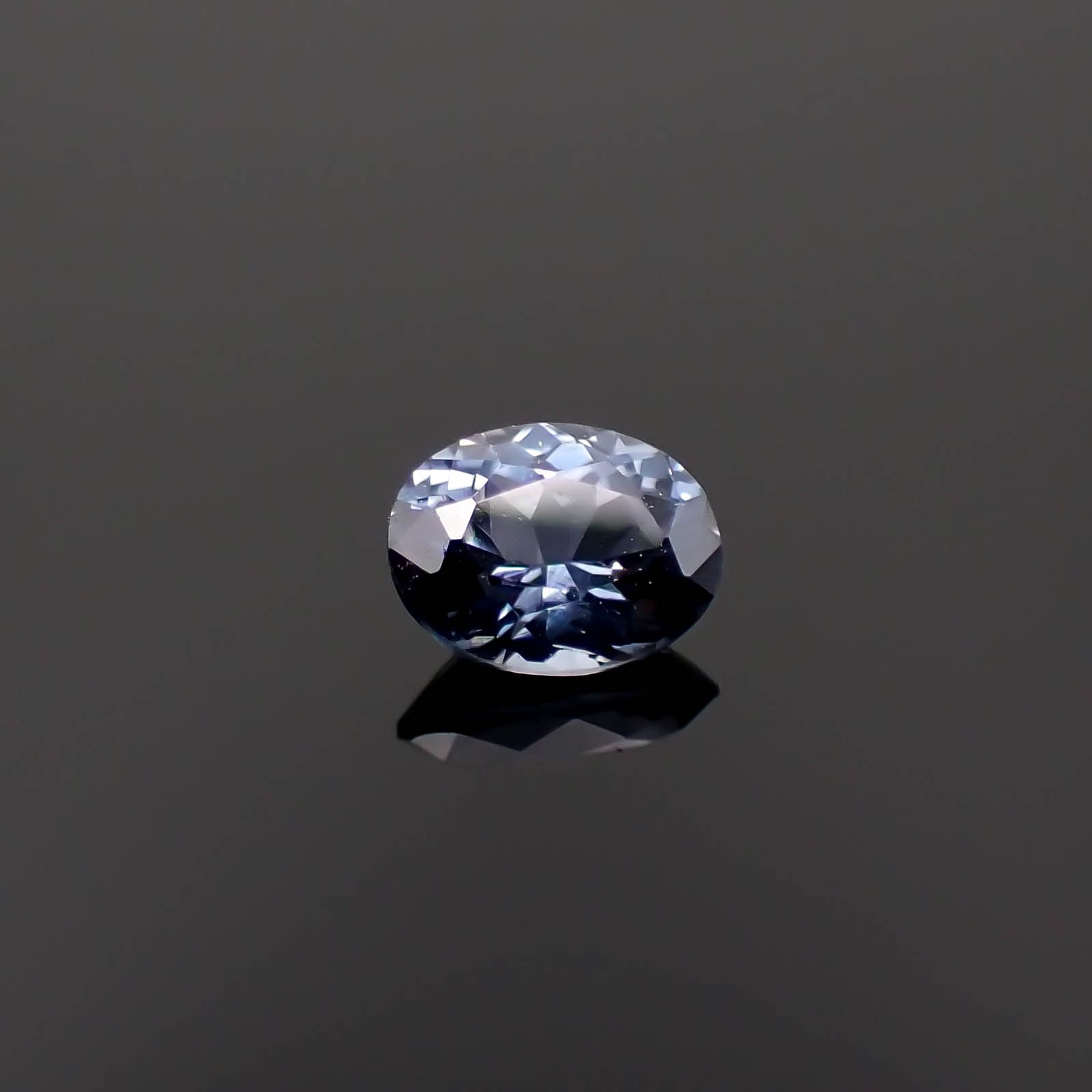 バイオレットスピネル(宝石名スピネル)ビルマ/マダガスカル産 0.35ct 識別済[230220665]4.8x3.7mm前後