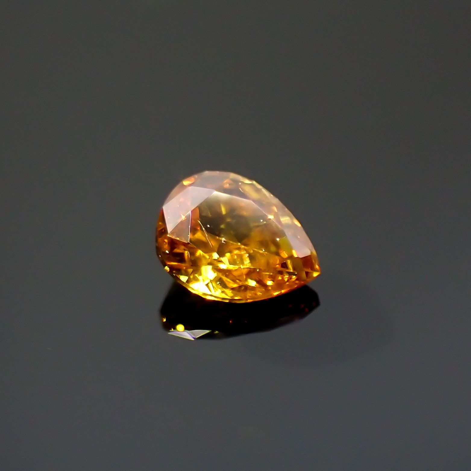 オレンジダイヤモンド SI-2 / FANCY DEEP YELLOW ORANGE(宝石名ダイアモンド) 0.084ct ソ付(CGL)[220115148]3.16x2.42mm前後