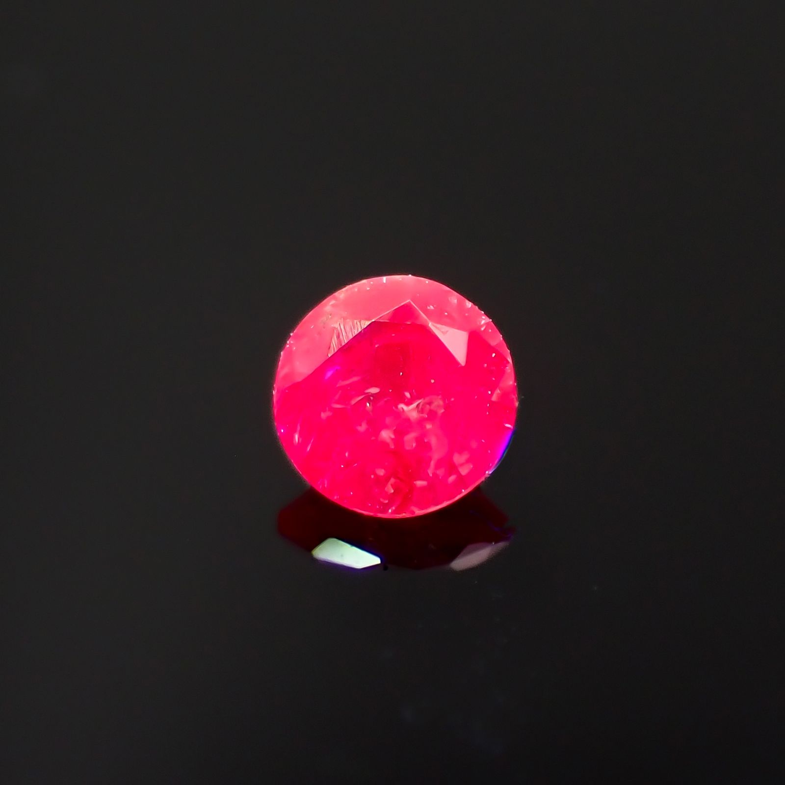 ウィンザーサファイア タンザニア・ウィンザー産 0.16ct[230421401]3.2x3.2mm前後
