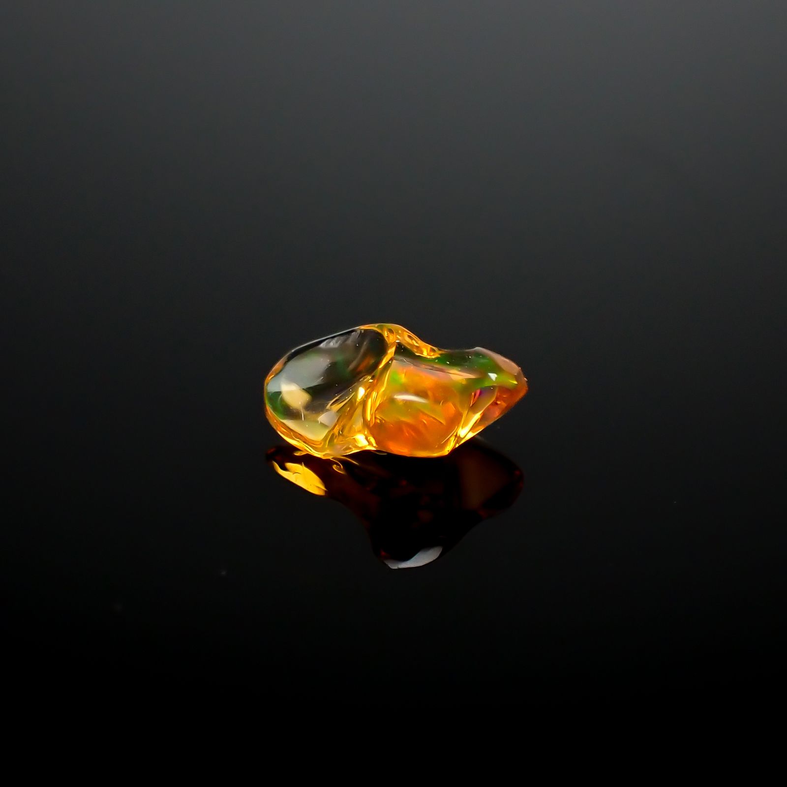 ファイヤーオパール 原石 メキシコ産 0.48ct[240226184]8.1x3.7mm前後