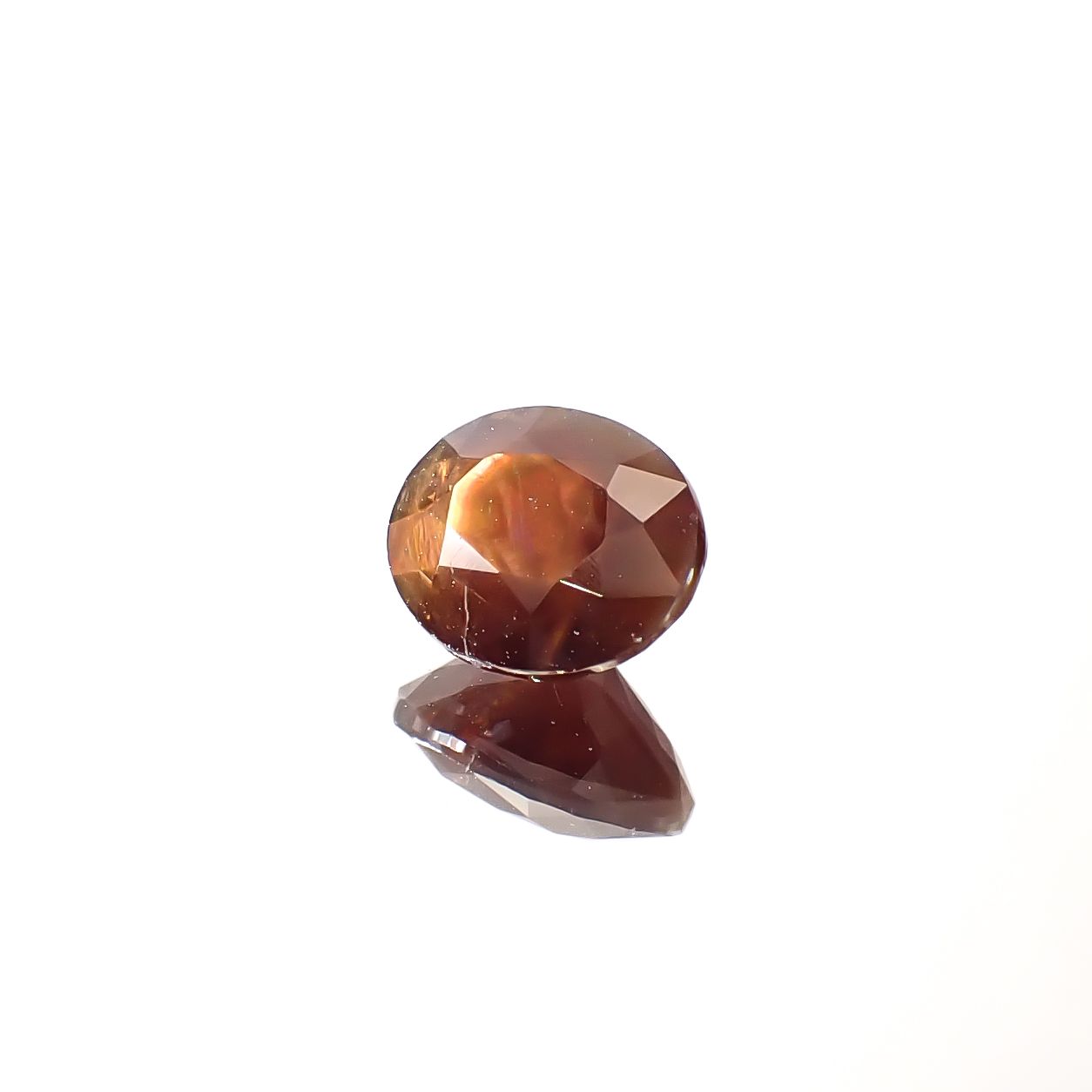 レインボーガーネット 日本・奈良県産 1.65ct [250129674]7.6x6.3mm前後