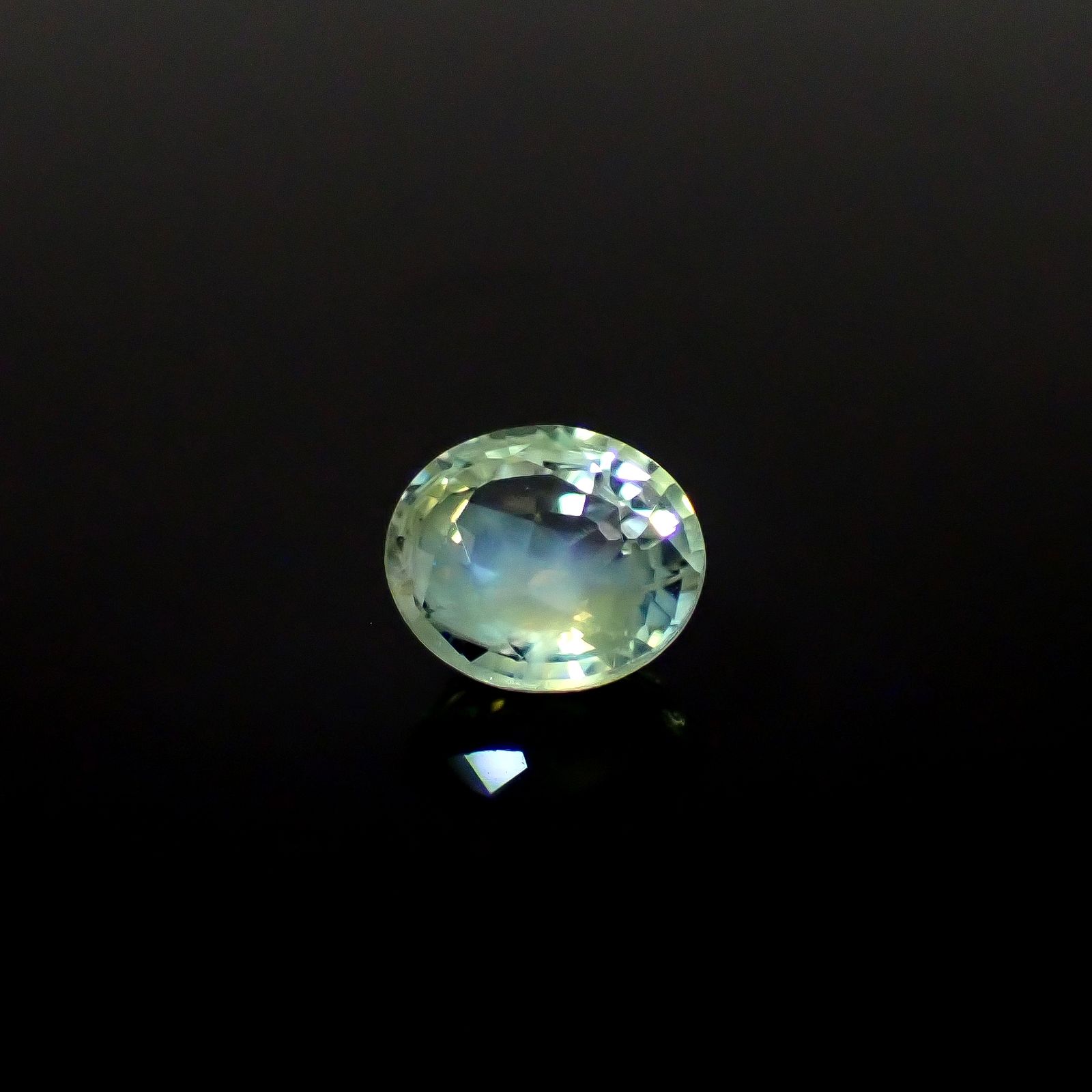 クリソベリルキャッツアイ スリランカ産 1.10ct [250329922]6.3x5.5mm前後