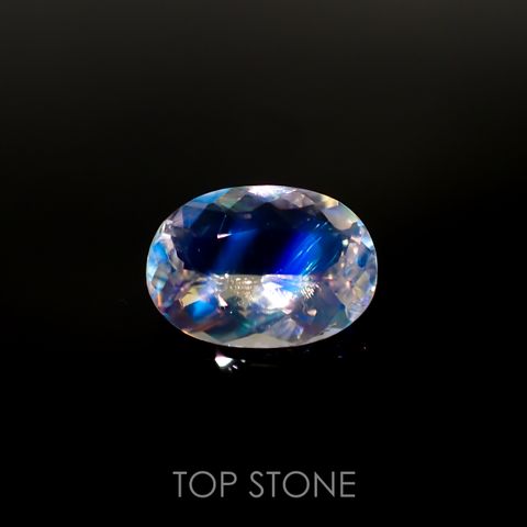 レインボームーンストーン(宝石名ラブラドライト) マダガスカル産 3.499ct ソ付(彩珠)[210410405]12.2×9mm前後