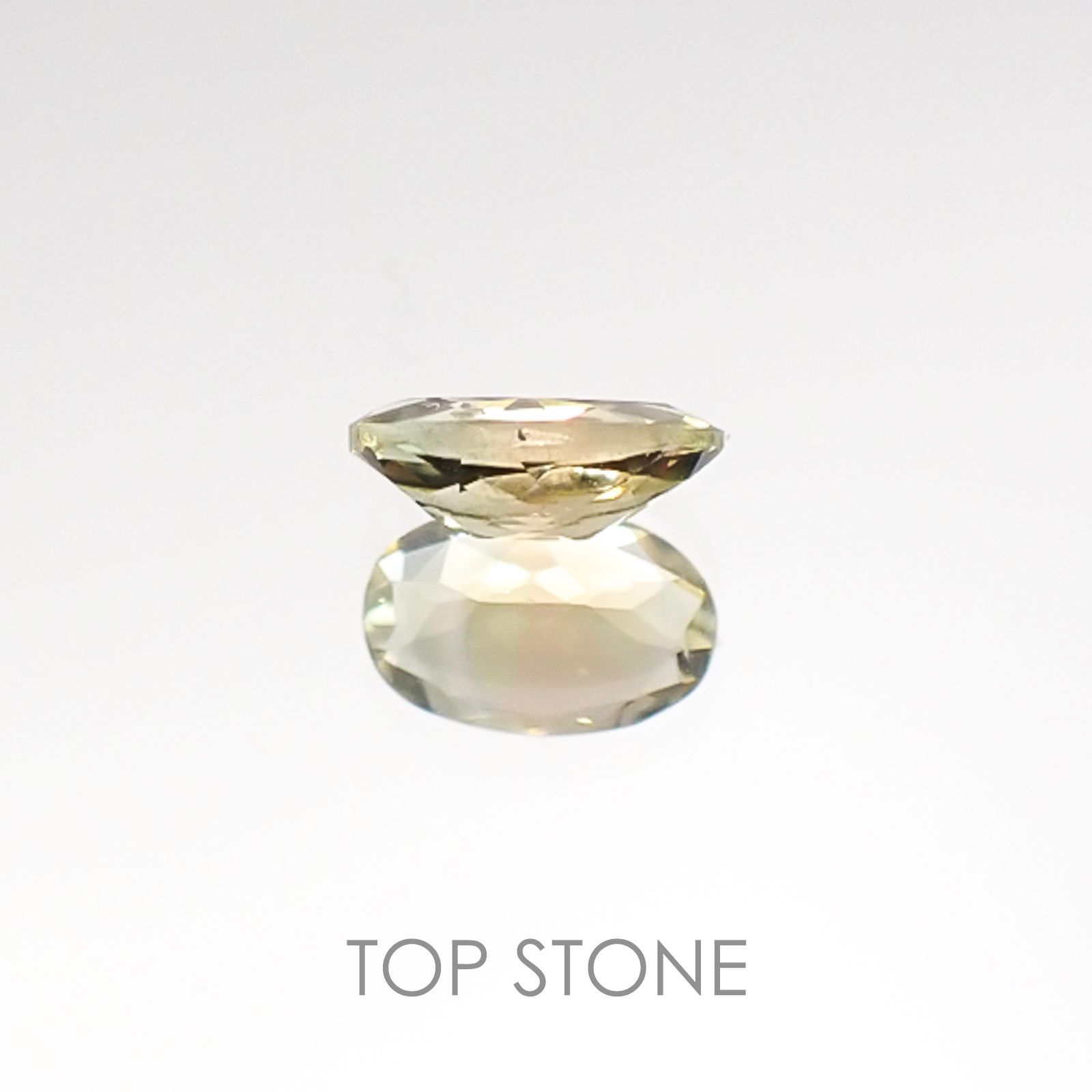 パーティカラートルマリン(宝石名パーティカラード・トルマリン) ブラジル産 0.40ct 識別済[20106474]6.3×4mm前後