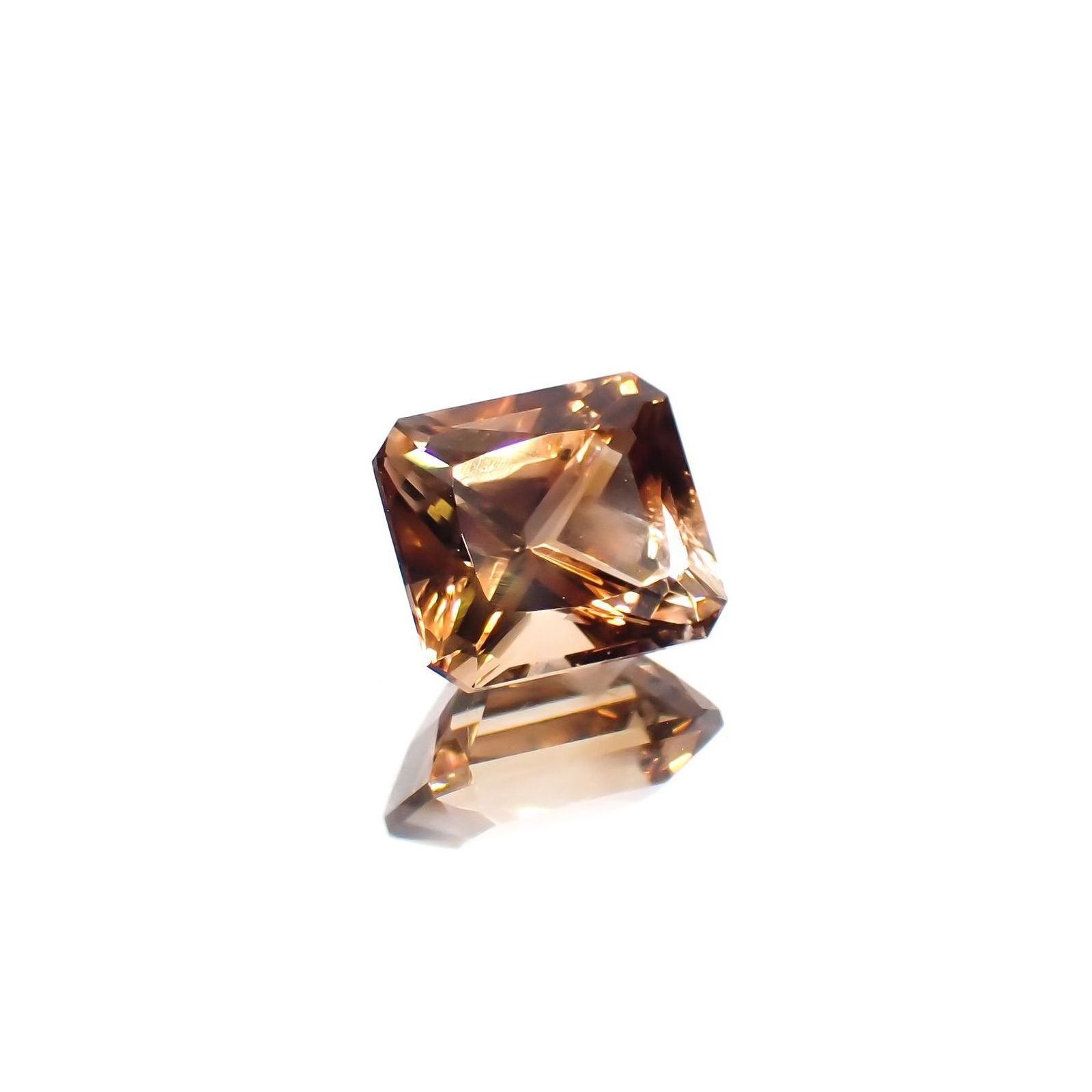 バイカラートパーズ ブラジル・ミナスジェライス州産 2.17ct / 7.3x6.5mm前後 [221018559]