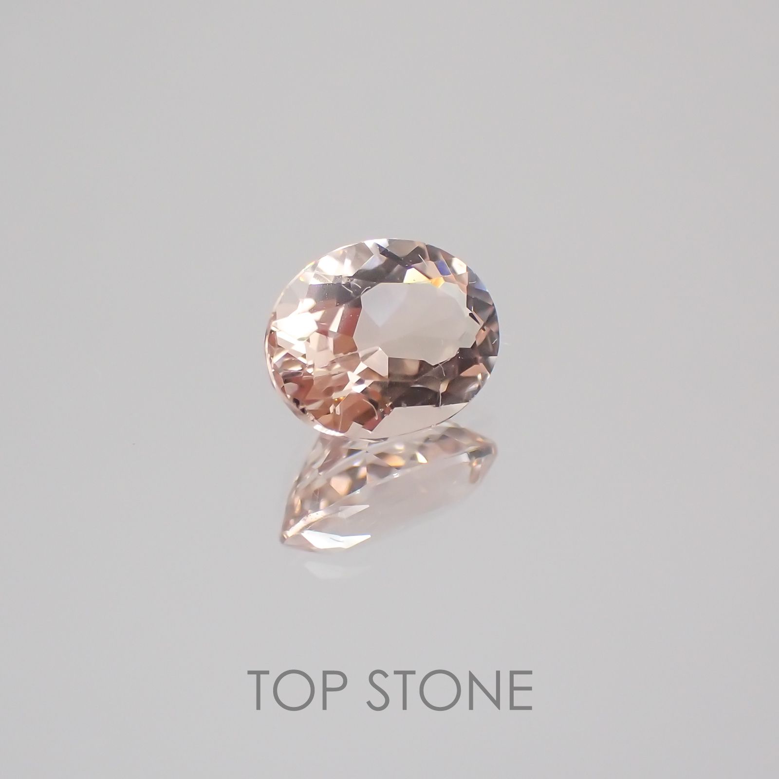 モルガナイト ナイジェリア産 ルース 0.75ct[21019103]6.7×5.2mm前後
