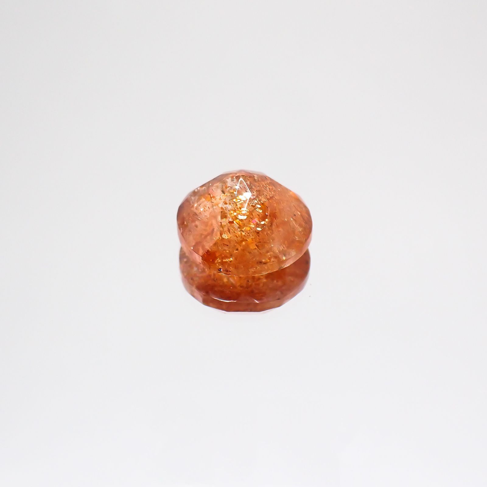イリュージョンサンストーン(宝石名フェルドスパー) タンザニア産 1.73ct 識別済[210610874]8×7.9mm前後