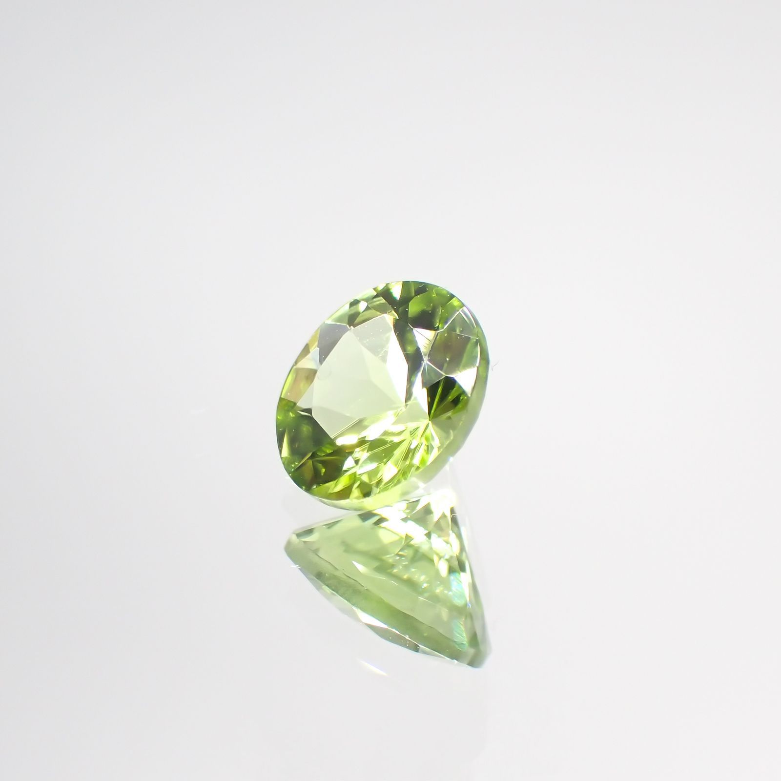 ペリドット(宝石名ペリドット) パキスタン産 1.05ct 識別済[210813075]6.3×6.3mm前後