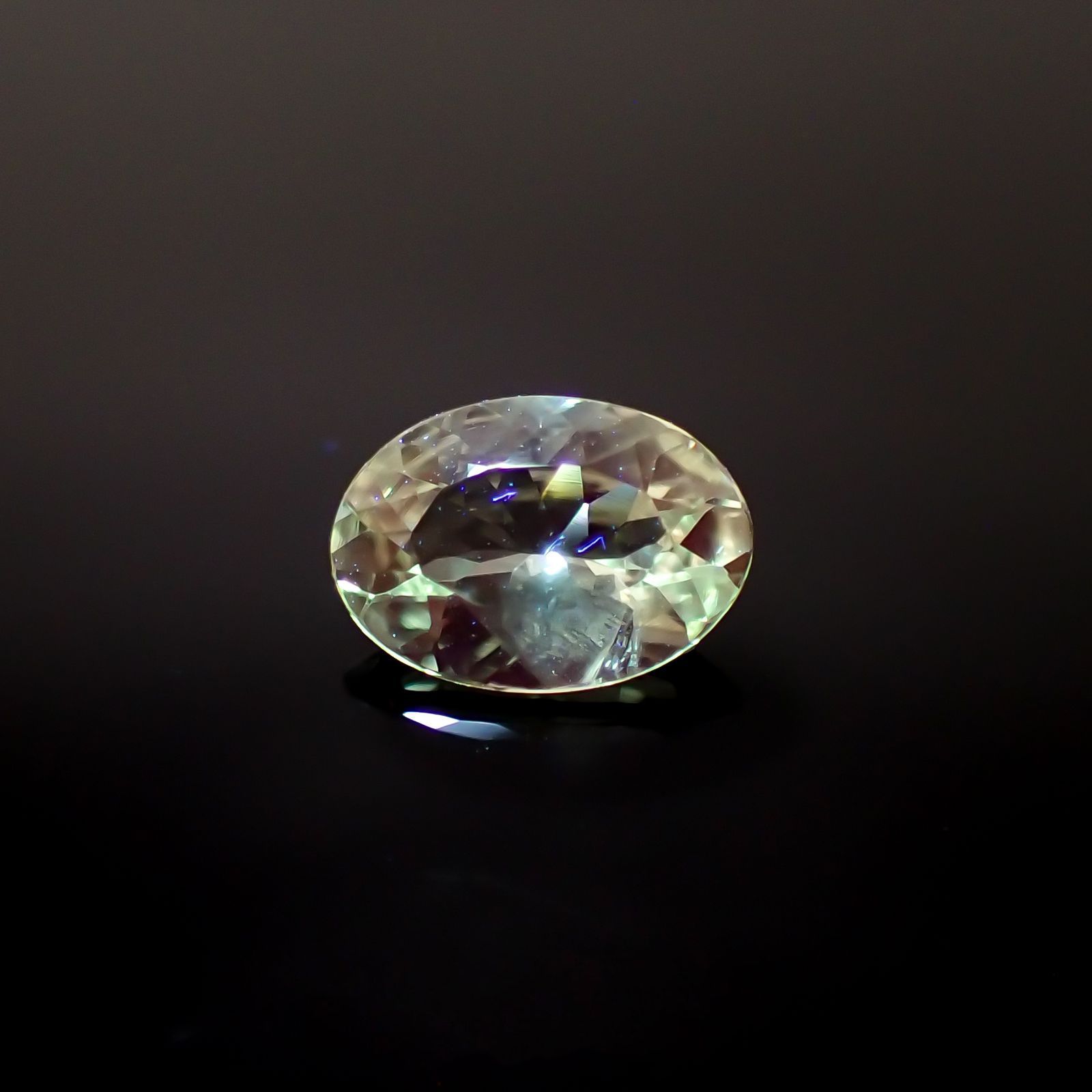 バナジウムクリソベリル(宝石名クリソベリル)マダガスカル産 0.815ct