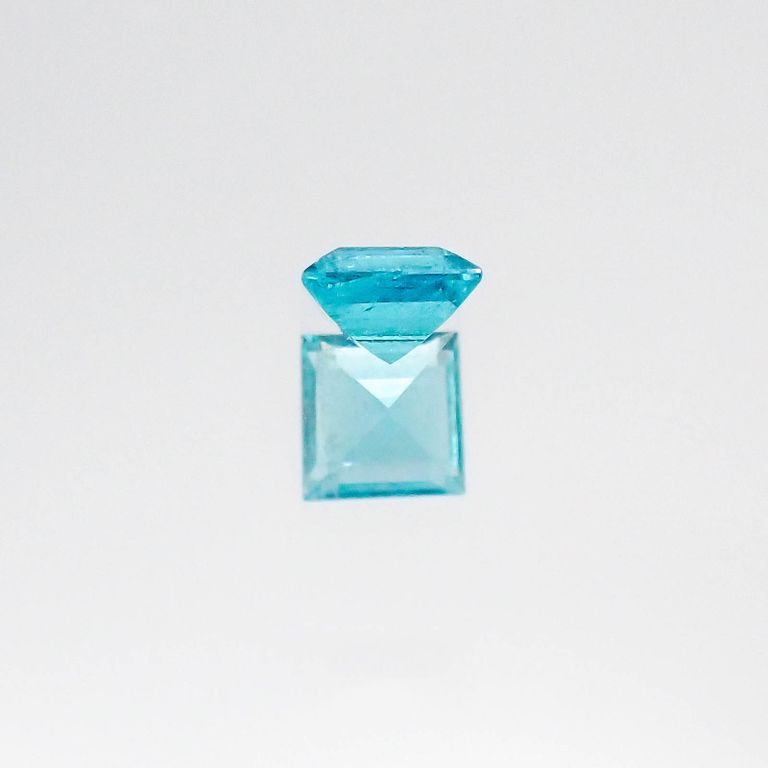 パライバトルマリン(宝石名トルマリン/別名パライバ・トルマリン) ブラジル産 0.314ct ソ付(宝貴協)[20084606]4.0×3.9mm前後