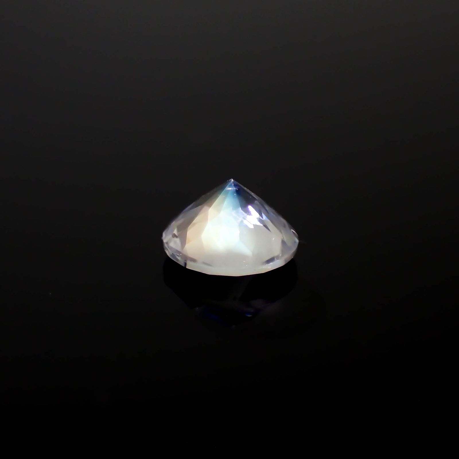 レインボームーンストーン ザンビア産 0.33ct[240326924]4.7x4.7mm前後