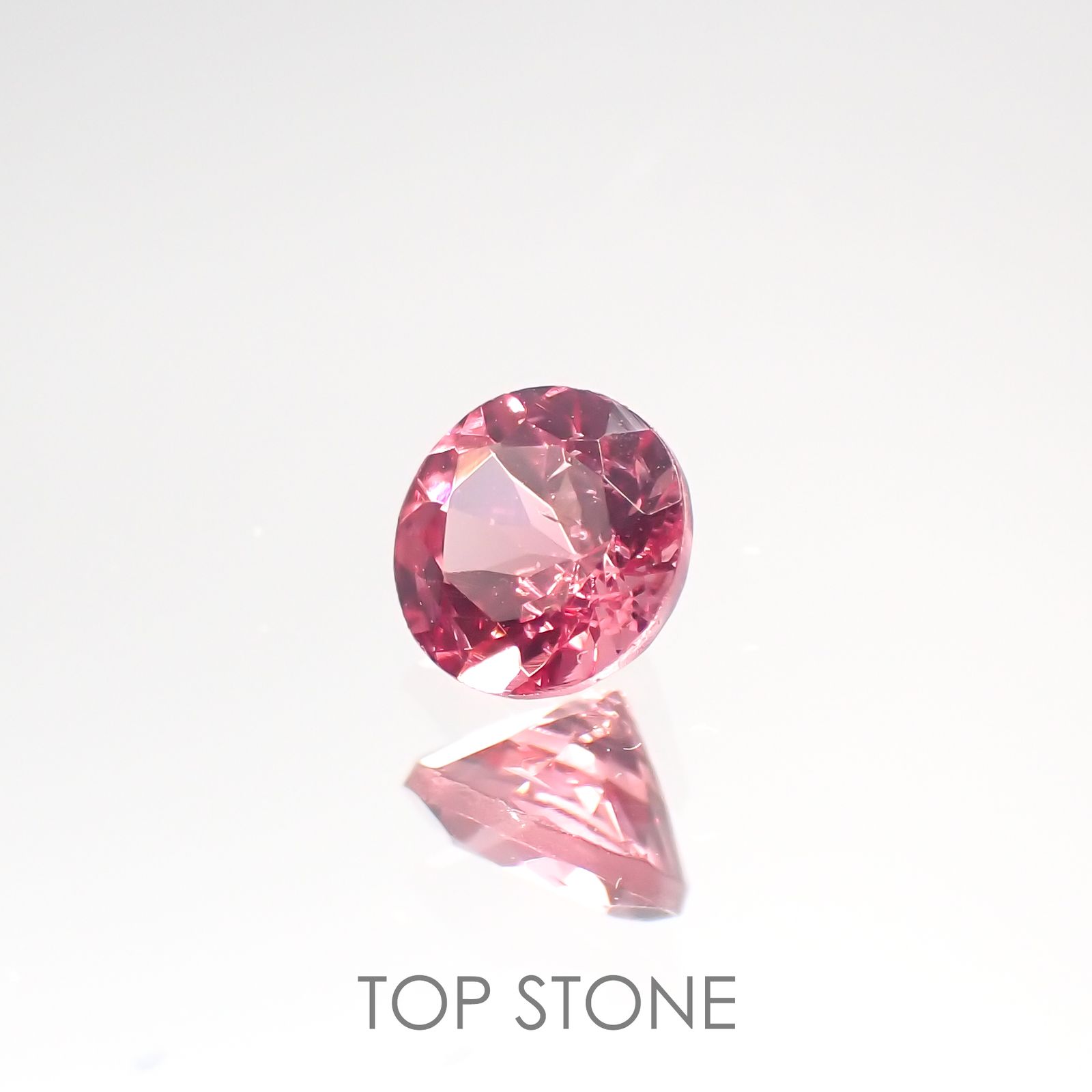ホットピンクスピネル タンザニア産 ルース 0.32ct[210812590]3.9×3.9mm前後