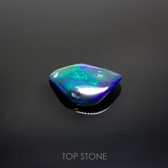◇バロック型◇ブラックオパール(宝石名オパール/加熱処理) エチオピア産 0.71ct 識別済[211013508]10.1×8.9mm前後