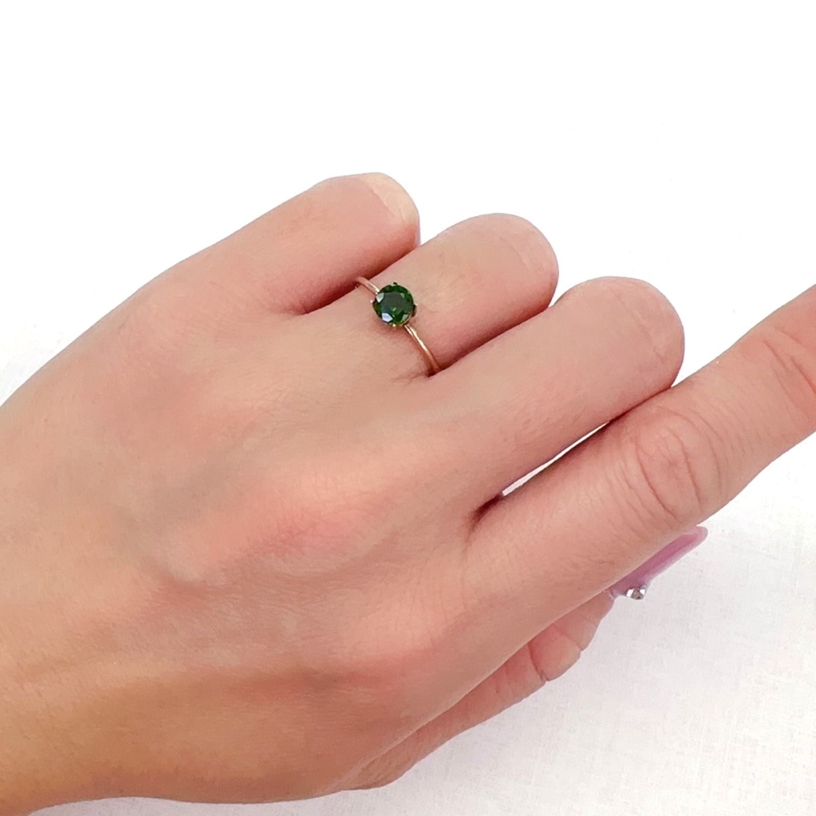 クロムダイオプサイド(宝石名クロム・ダイオプサイド)ロシア産 0.56ct 識別済[231124295]5.2x5.2mm前後