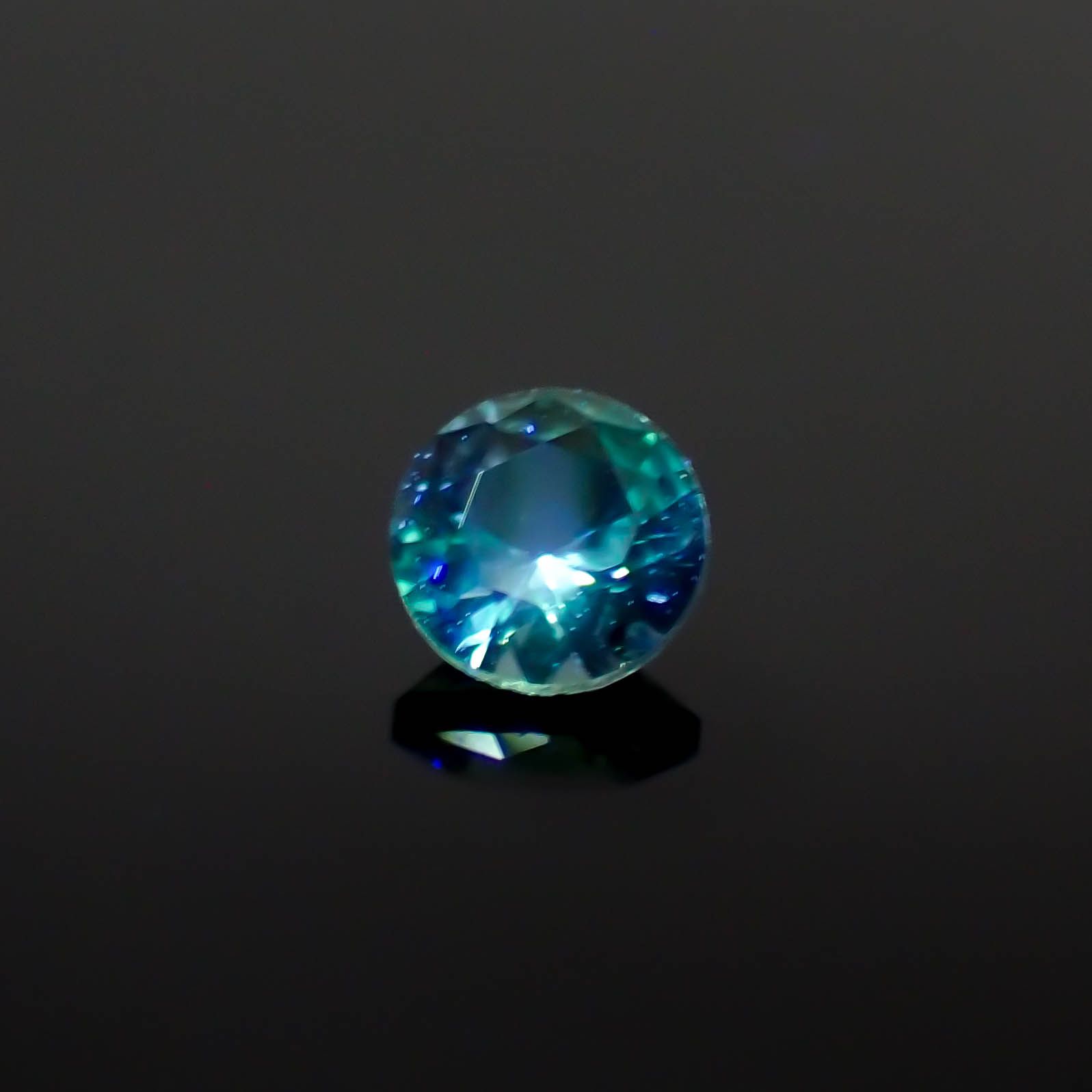 ブルーグリーンコーネルピン(宝石名ブルー グリーン・コーネルピン)タンザニア産 0.13ct 識別済[240527669]3x3mm前後