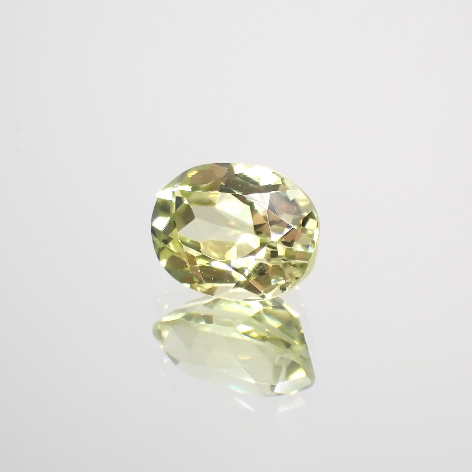 シリマナイト(宝石名シリマナイト)インド産 1.61ct 識別済[211113695]7.9x6.1mm前後