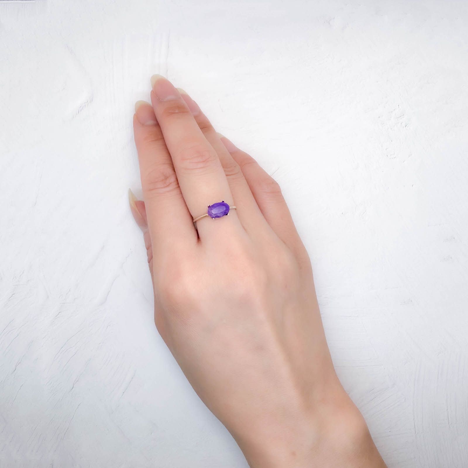 ◇カスタムカット◇スギライト 南アフリカ産 0.95ct / 8.5x5.6mm前後 [250931014]