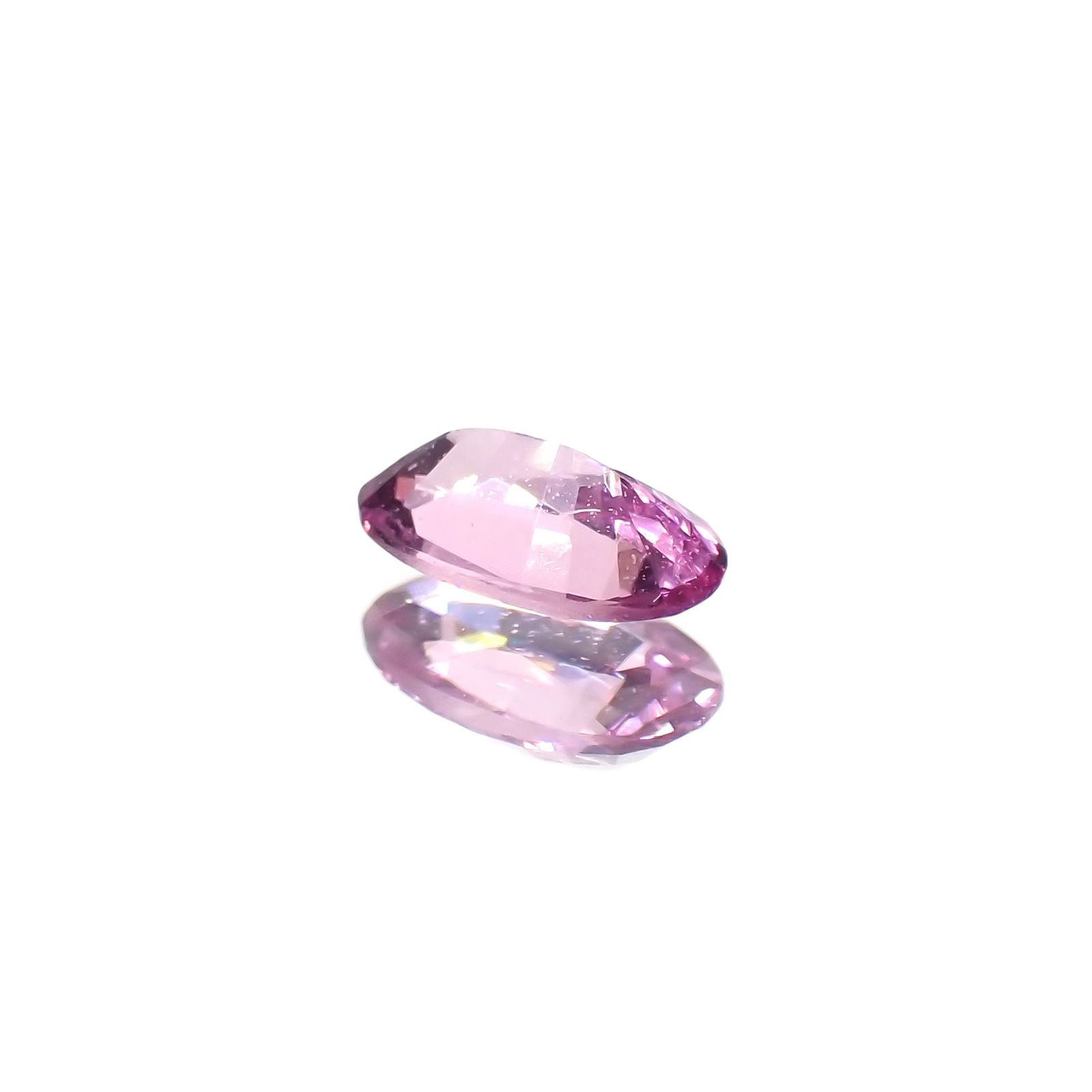 ネオンピンクサファイア スリランカ産 0.24ct / 4.8x2.9mm前後 [230421530]