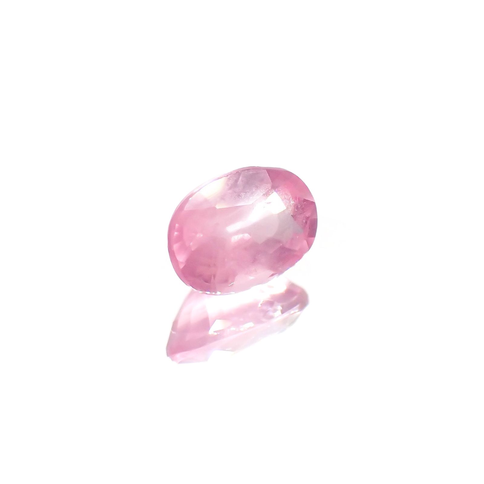 シルキーピンクスピネル(宝石名ピンク・スピネル)タンザニア産 識別済 0.97ct / 6.8x4.8mm前後 [240214139]