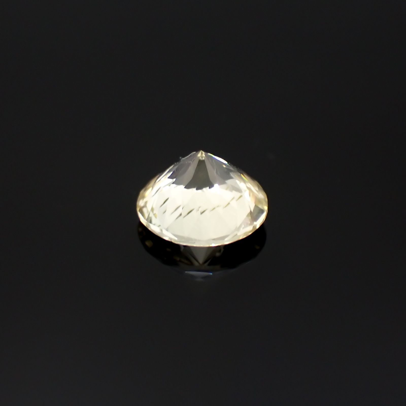 イエローダンビュライト(宝石名イエロー・ダンブライト)タンザニア産 0.94ct 識別済[220918011]6.4x6.4mm前後