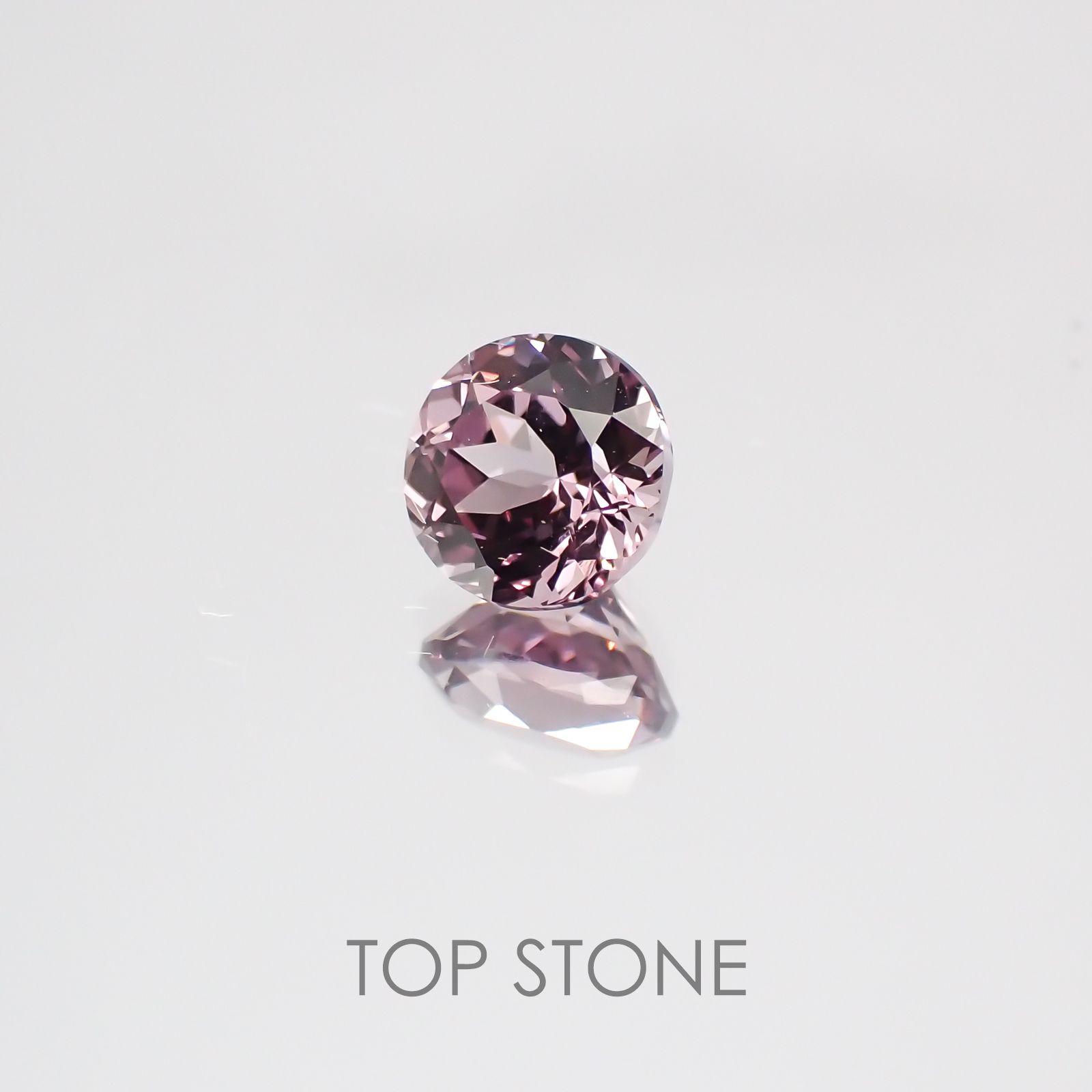 ウンバライトガーネット タンザニア産 ルース 0.71ct[20128575]5.1×5.1mm前後