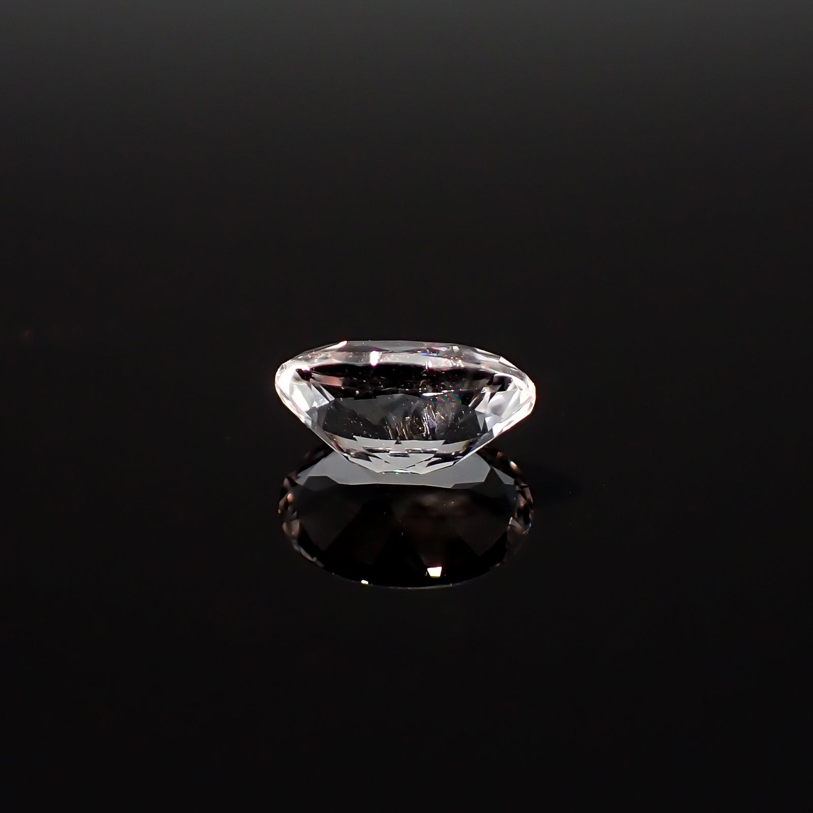 フェナカイト ロシア・マリシェボ鉱山産 0.72ct / 7.3x4.7mm前後 [260632432]
