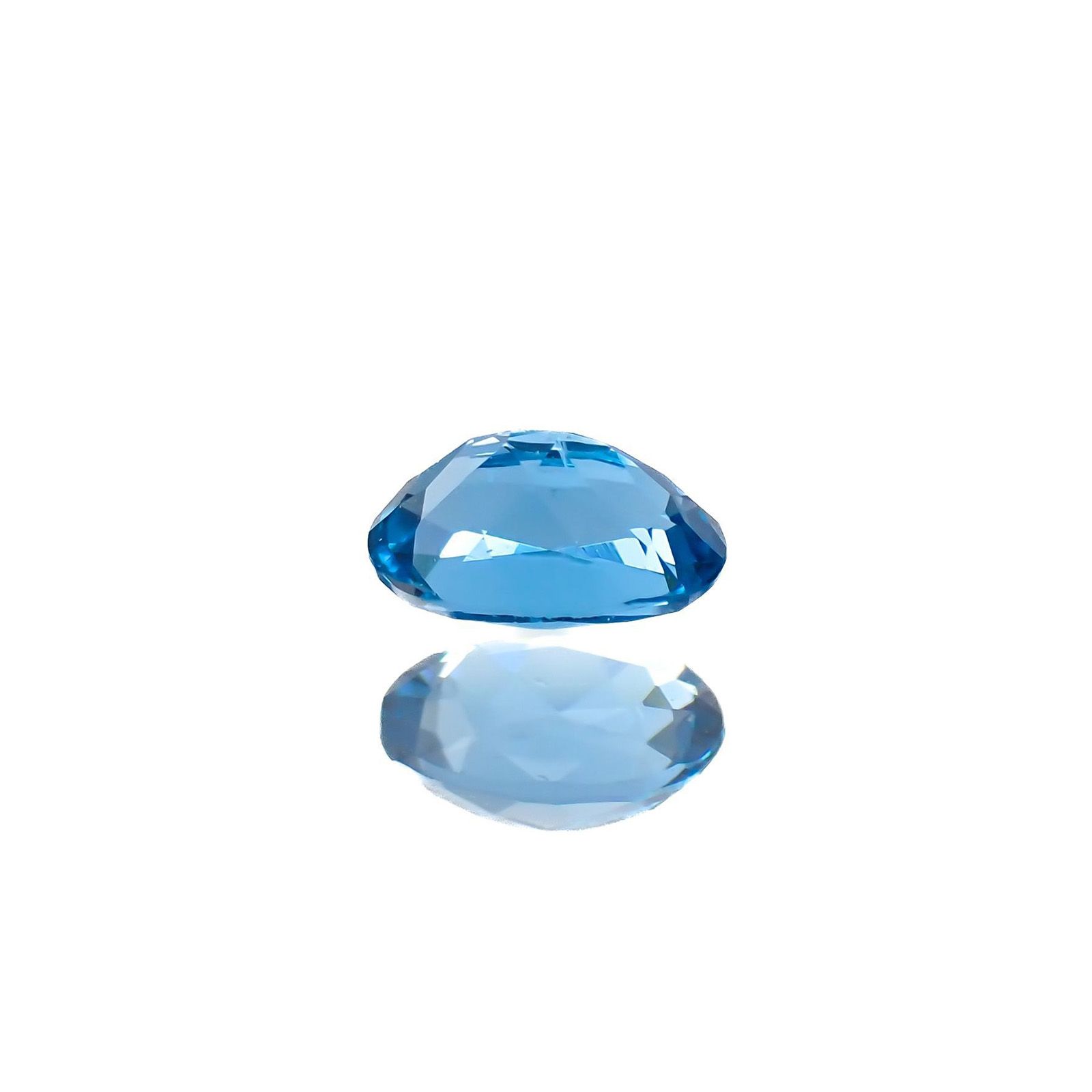 アウイナイト フルオレッセンス(宝石名アウイナイト)ドイツ産 識別済 0.25ct / 5.1x3.4mm前後 [250917689]