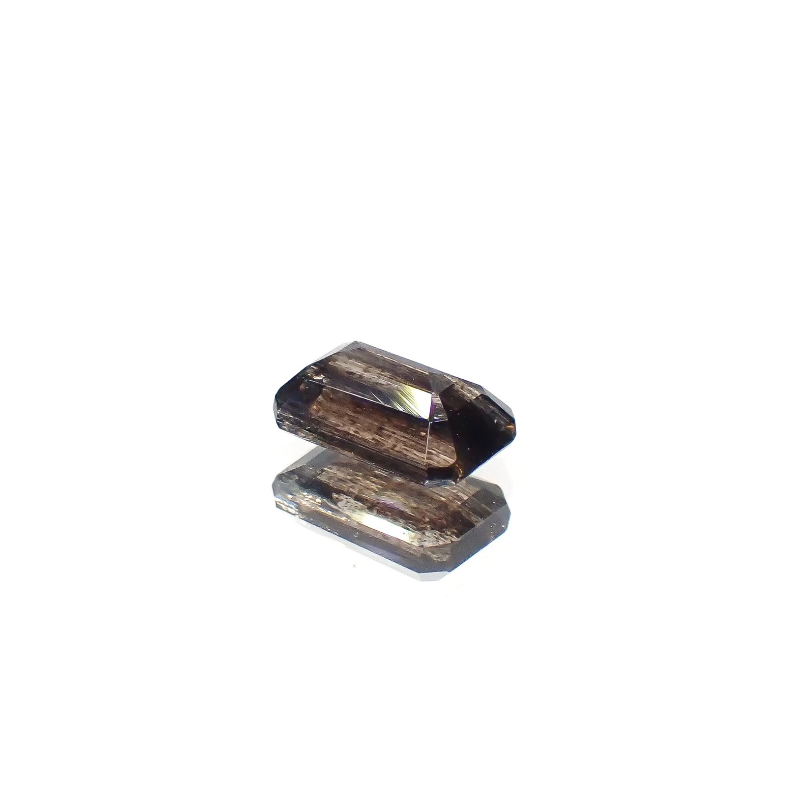 レインボースキャポライト ブラジル産 0.47ct [240326862]6x3.9mm前後