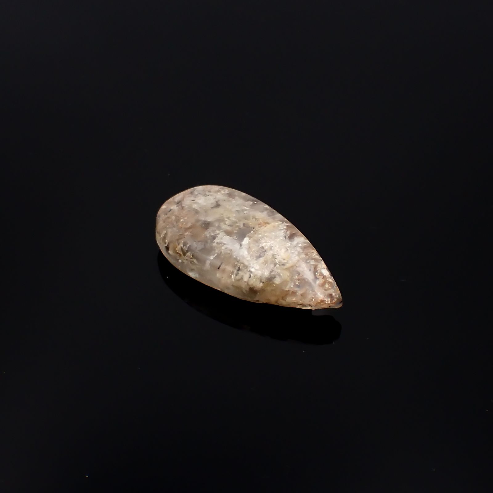 ホワイトガーデンクォーツ ブラジル産 43.08ct[230722648]39.3x18mm前後