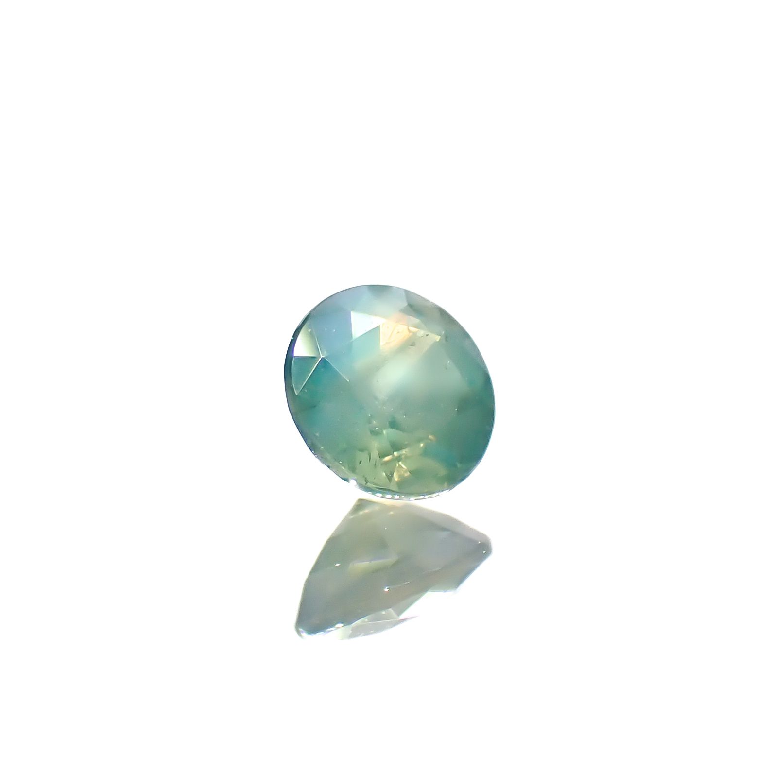 シルキーアレキサンドライト ブラジル・ミナスジェライス州ヘマチタ鉱山産 0.12ct [241129507]3x3mm前後