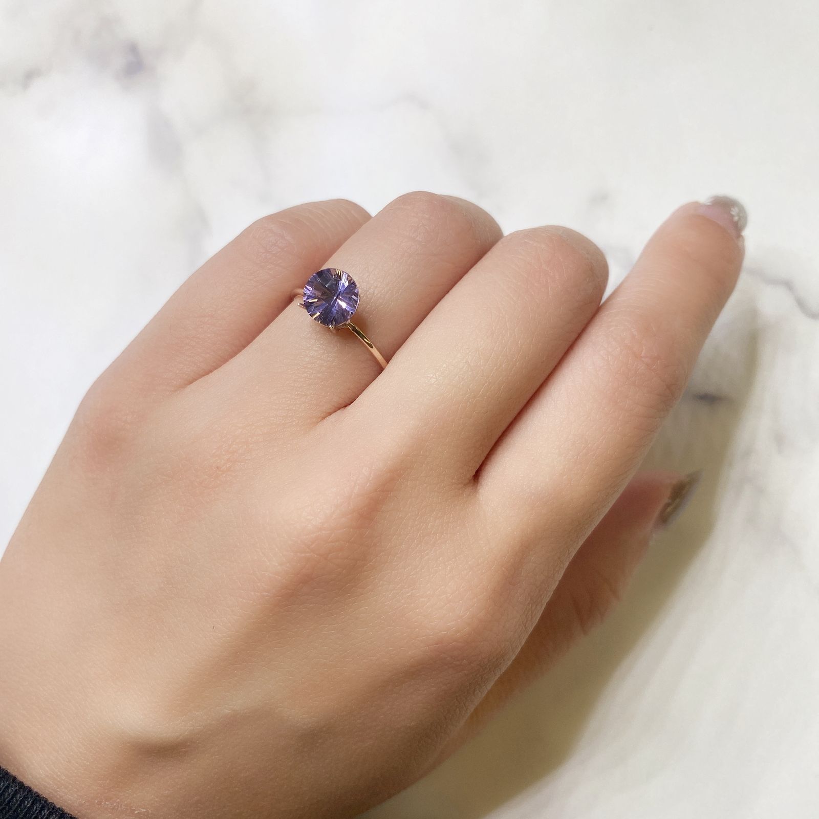 ◇チェッカーコンケーブカット◇アメジスト(宝石名アメシスト) ブラジル産 1.19ct 識別済[211013030]7.2×7.2mm前後