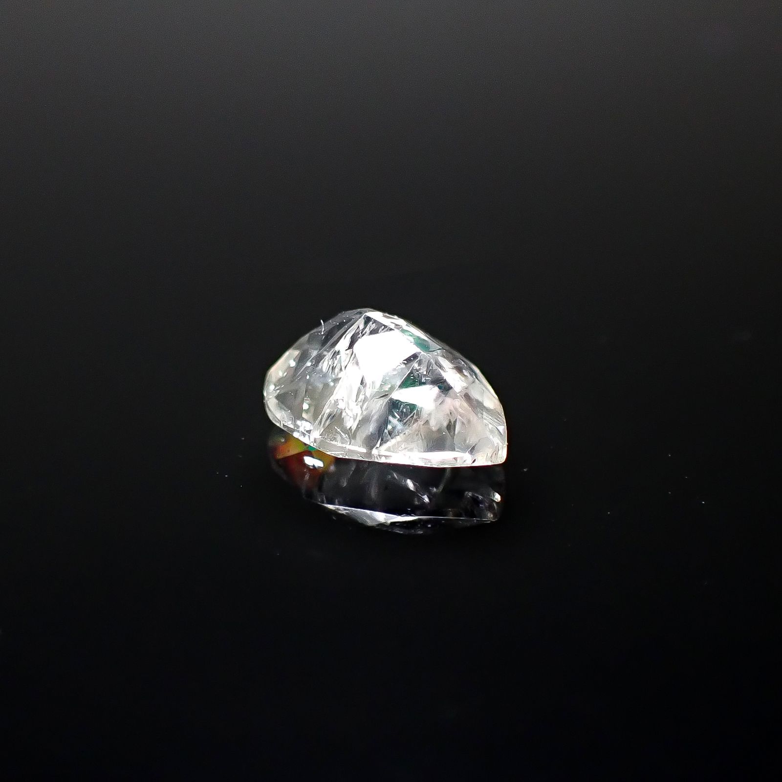 リューサイト 遊色効果あり イタリア産 1.06ct [250730648]8.6x6.8mm前後