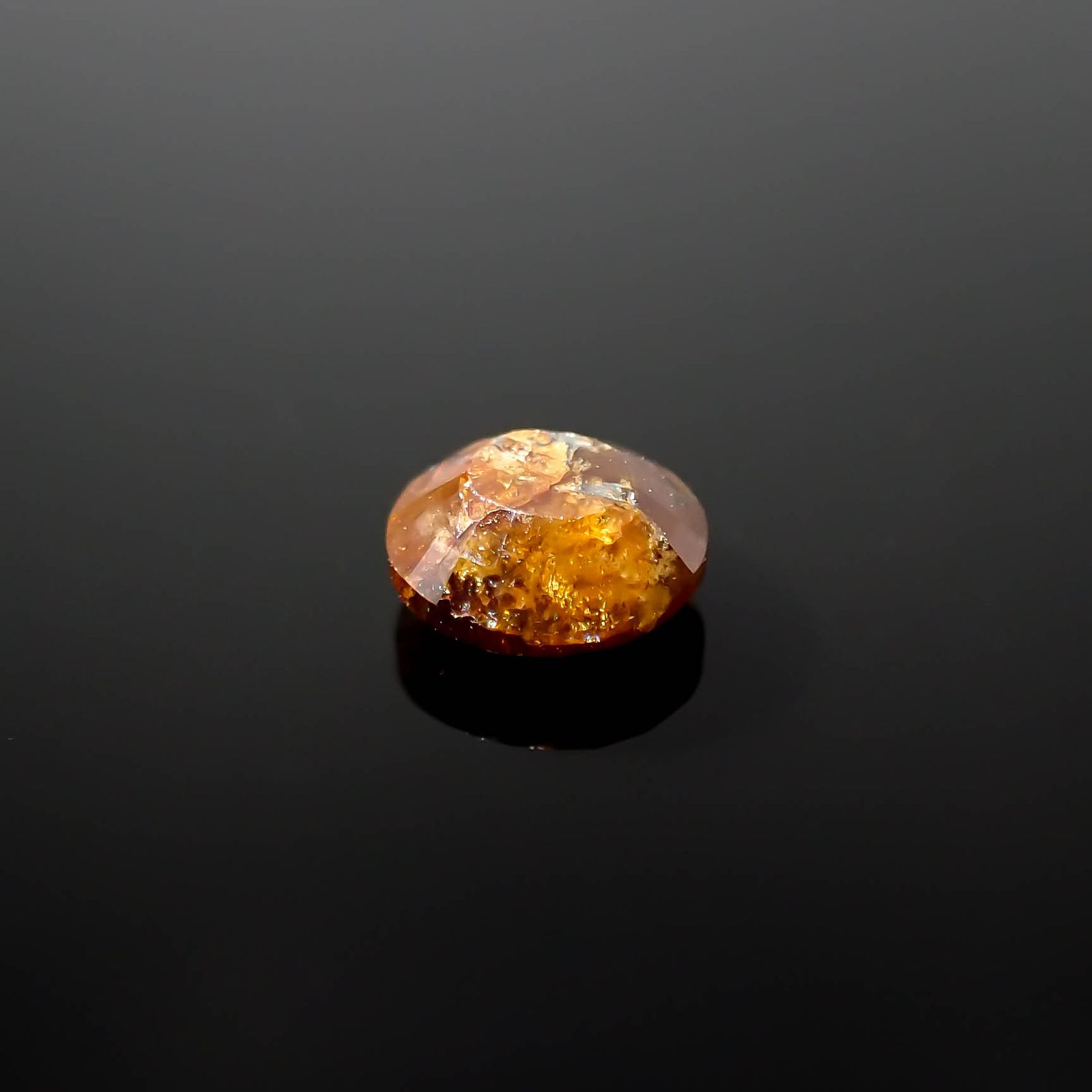 レインボーガーネット 日本・奈良県産 0.73ct[240125523]5.4x5.2mm前後