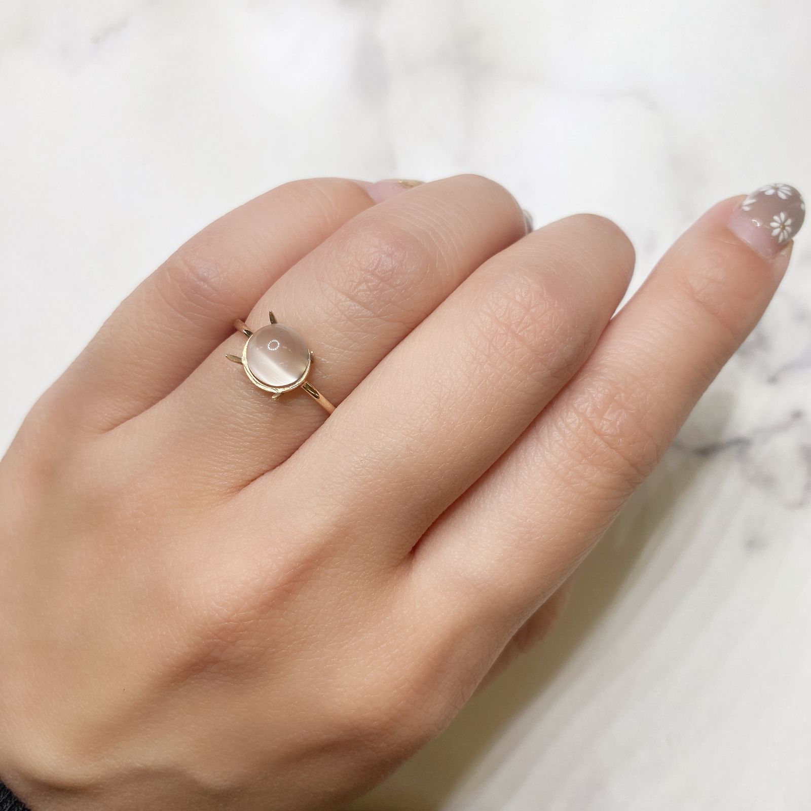 ムーンストーンキャッツアイ(宝石名ムーンストーン・キャッツアイ) インド産 4.16ct 識別済[210812739]10.1×10.1mm前後