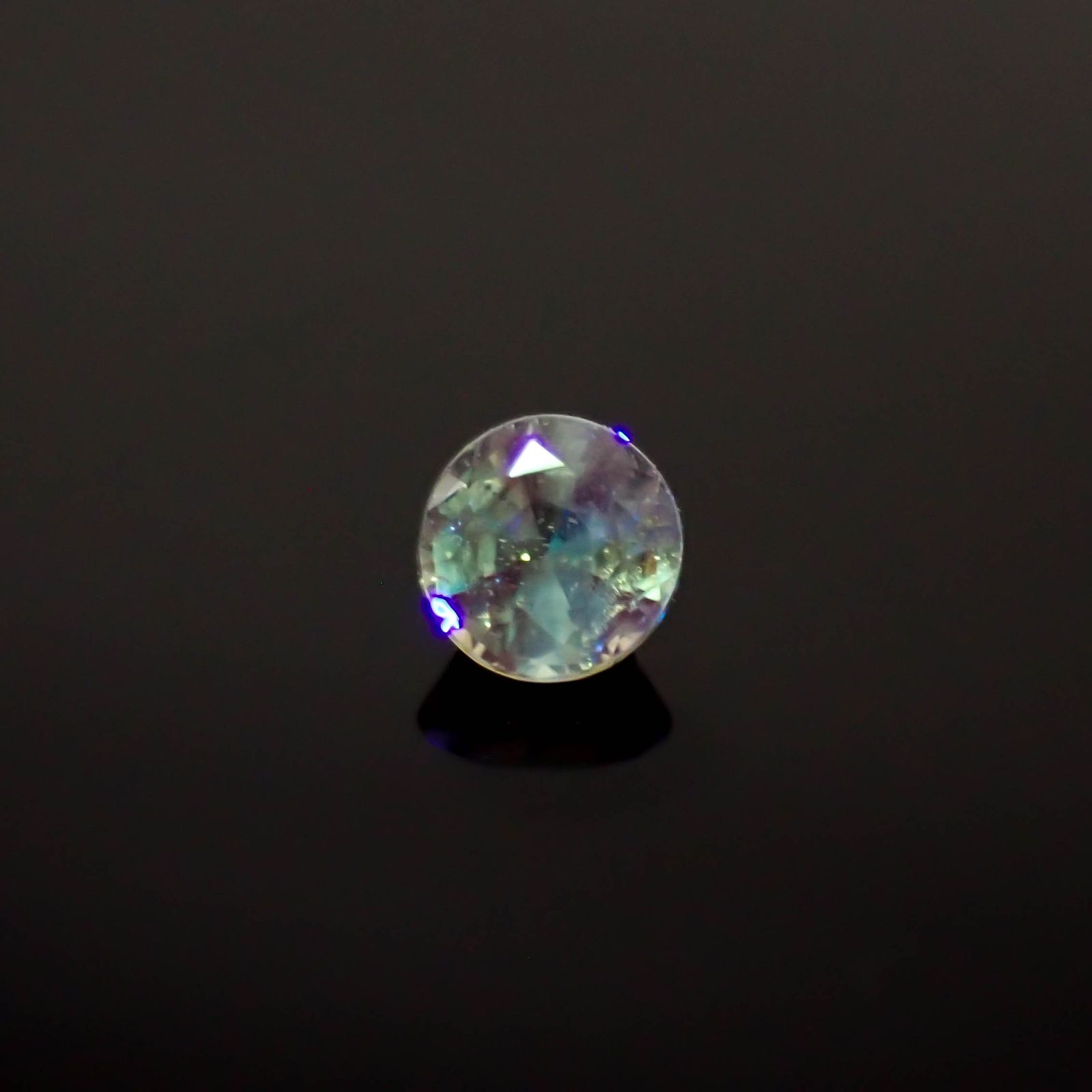 シルキーアレキサンドライト ブラジル・ミナスジェライス州ヘマチタ鉱山産 0.19ct[240627968]3.2x3.2mm前後