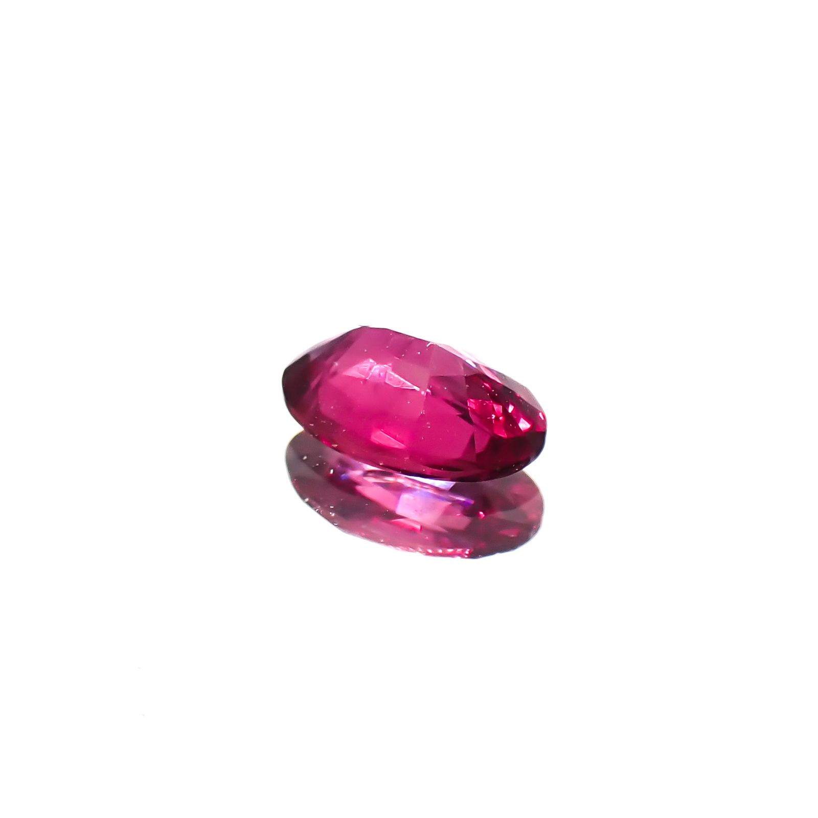 ルビー ビルマ/モザンビーク産 0.37ct [241029394]5.7x3.5mm前後