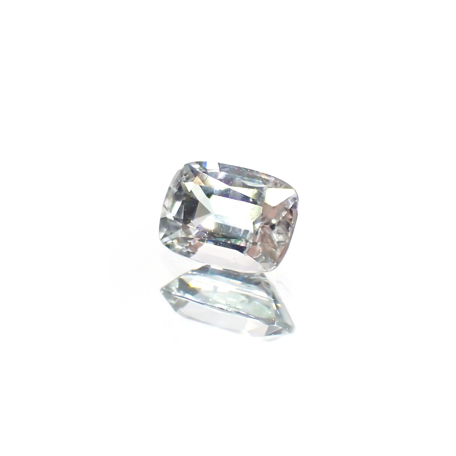 ジェレメジェバイト(宝石名エレメジェバイト)ナミビア産 識別済 0.48ct / 5.4x4mm前後 [220616304]