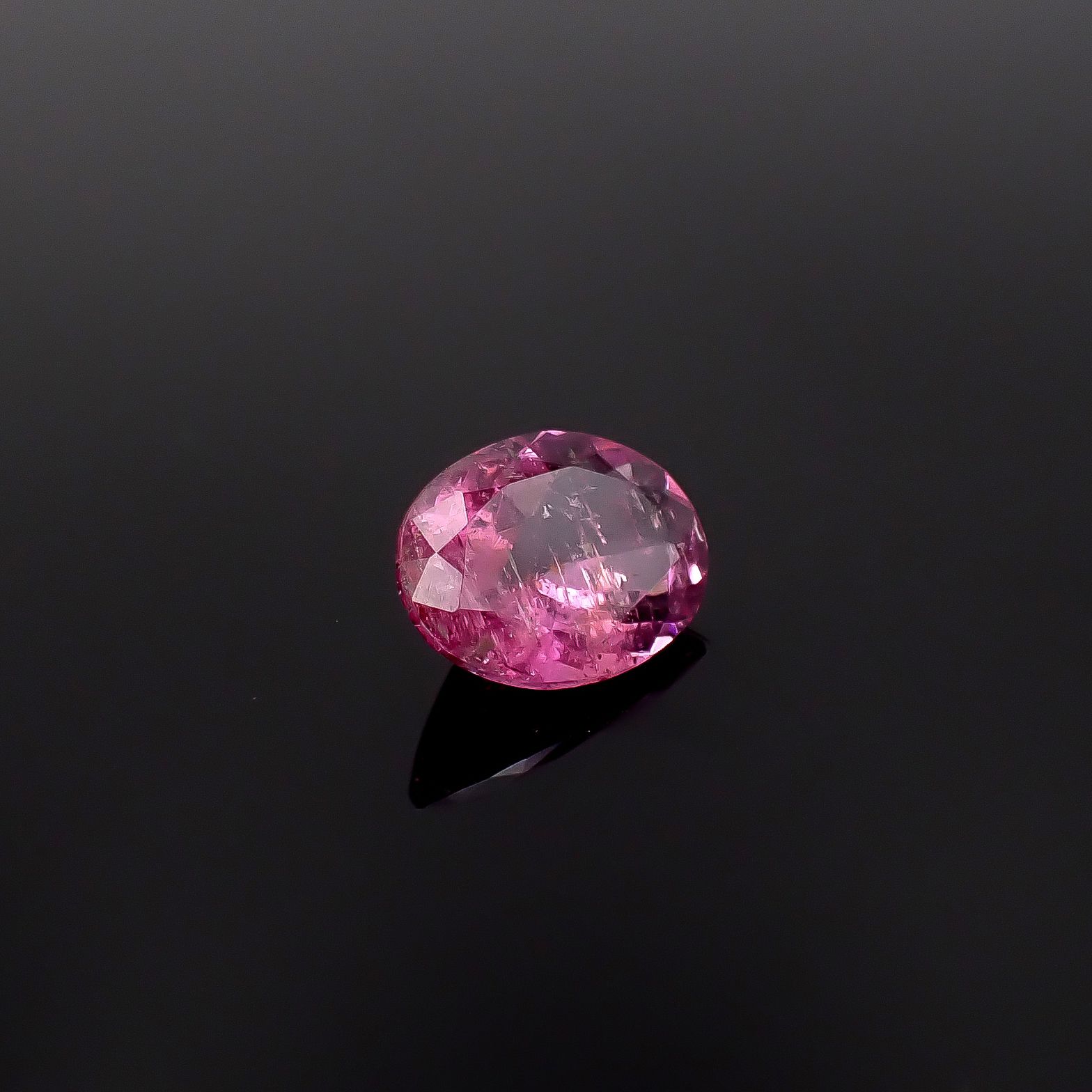 エルバイトトルマリン(宝石名トルマリン/別名エルバイト・トルマリン)モザンビーク産 ソ付(宝貴協) 3.419ct / 12.13x8.88mm前後 [260231777]