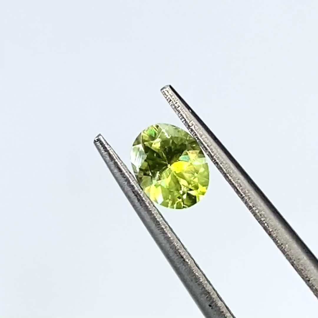 グリーンスフェーン スフェーン(宝石名スフェーン)マダガスカル産 0.37ct 識別済