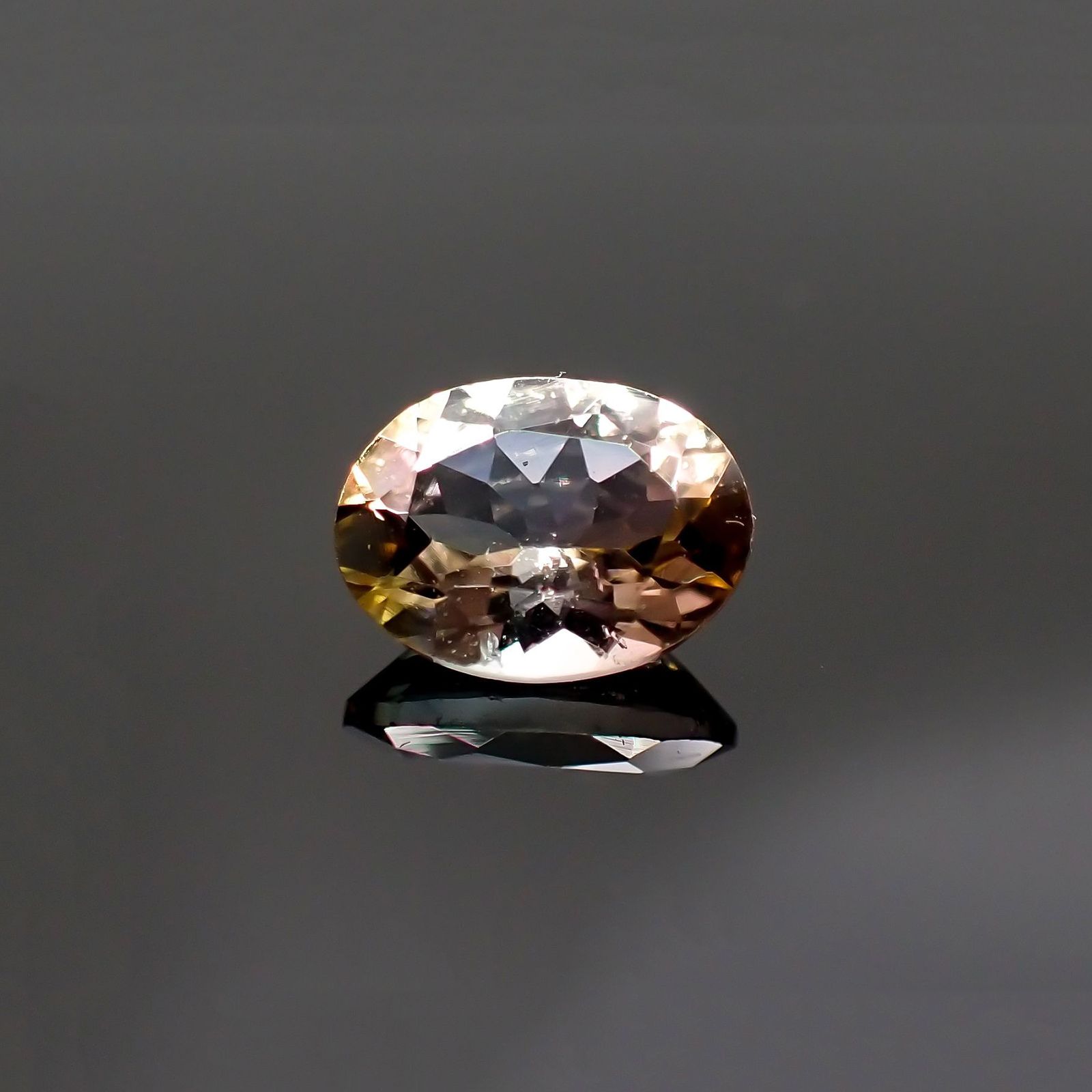 パーティカラートルマリン(宝石名パーティカラード・トルマリン) コンゴ民主共和国産 1.219ct ソ付(彩珠)[211013599]8.1×6.1mm前後