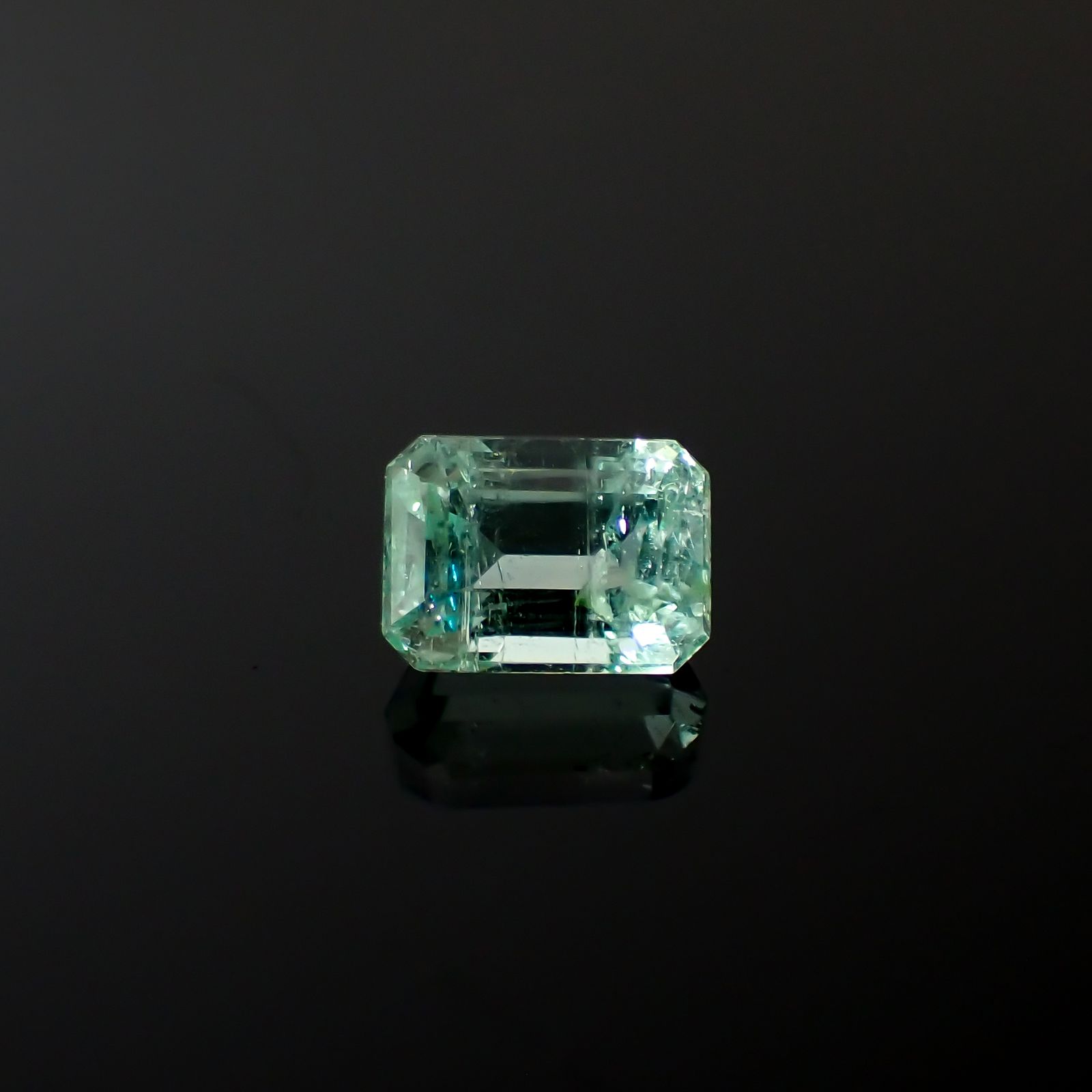 パステルカラーエメラルド コロンビア産 1.12ct[240225963]6.8x4.9mm前後