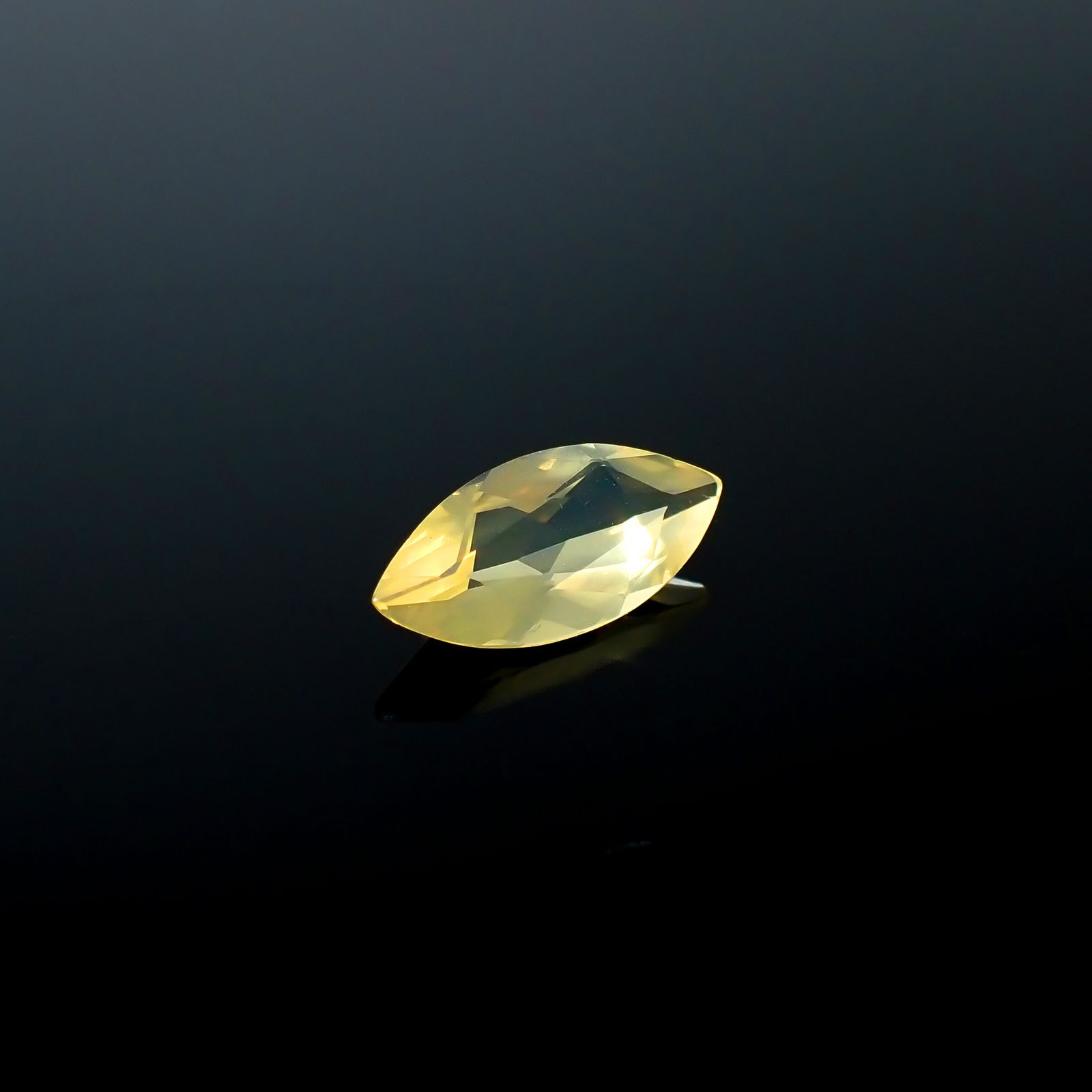 イエローオパール メキシコ産 1.06ct[240226197]12.8x6mm前後