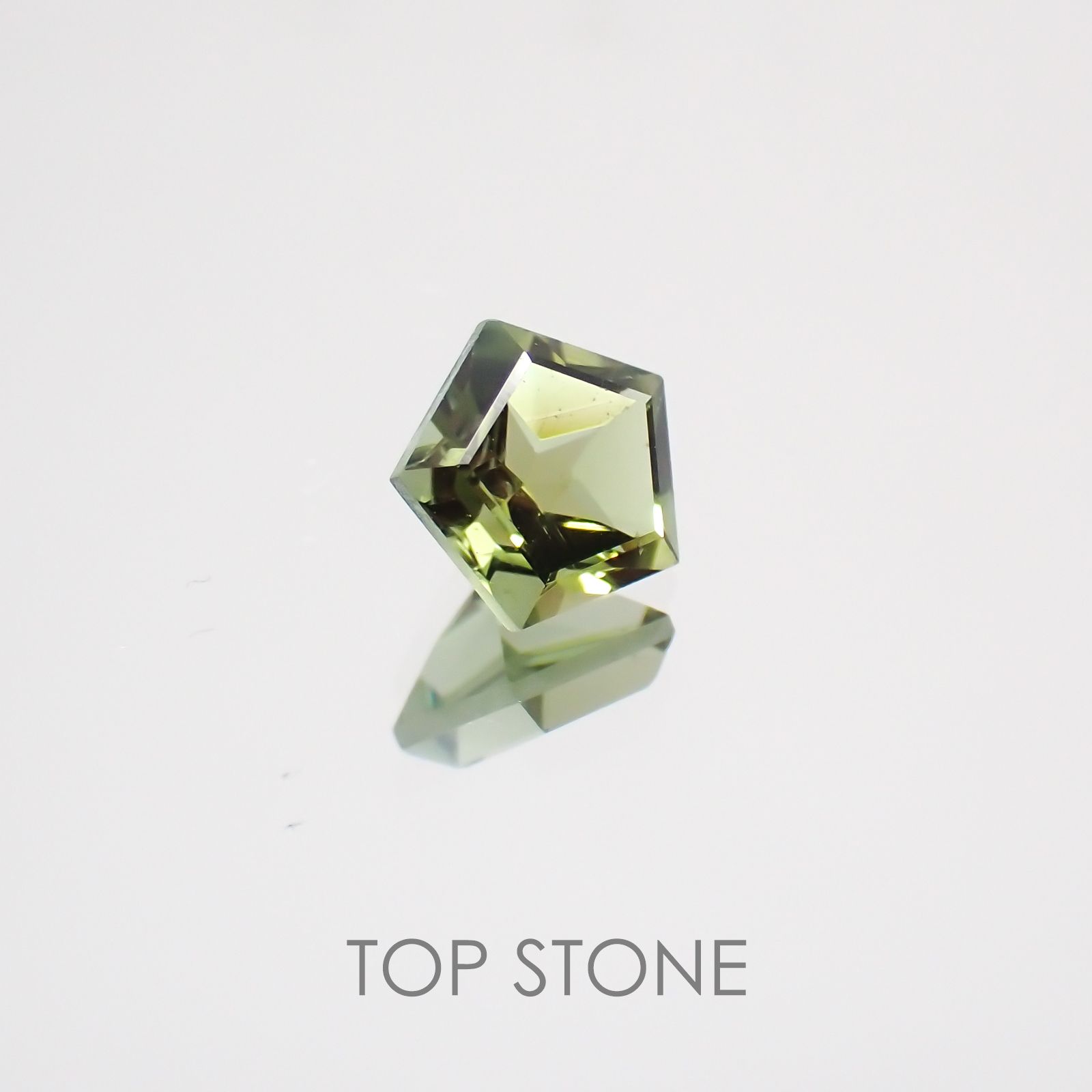 ◇ペンタゴンカット◇グリーントルマリンSA(宝石名グリーン・トルマリン) ブラジル/アフリカ産 0.46ct 識別済[21029148]5×5mm前後