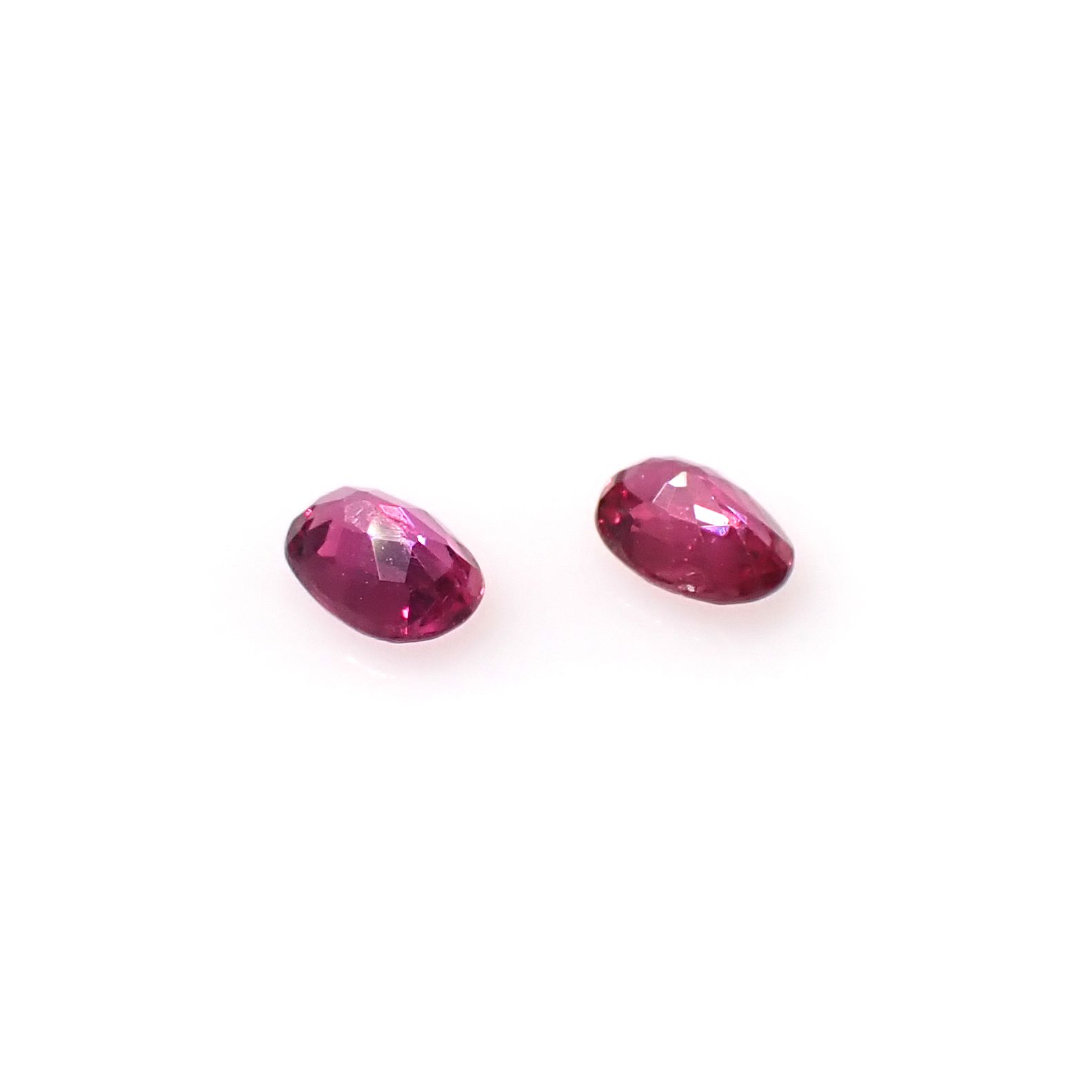 ◇ペアセット◇ルビー モザンビーク/ビルマ産 0.27ct(2pcs合計) [250630557]3.5-3.6x2.5-2.6mm前後