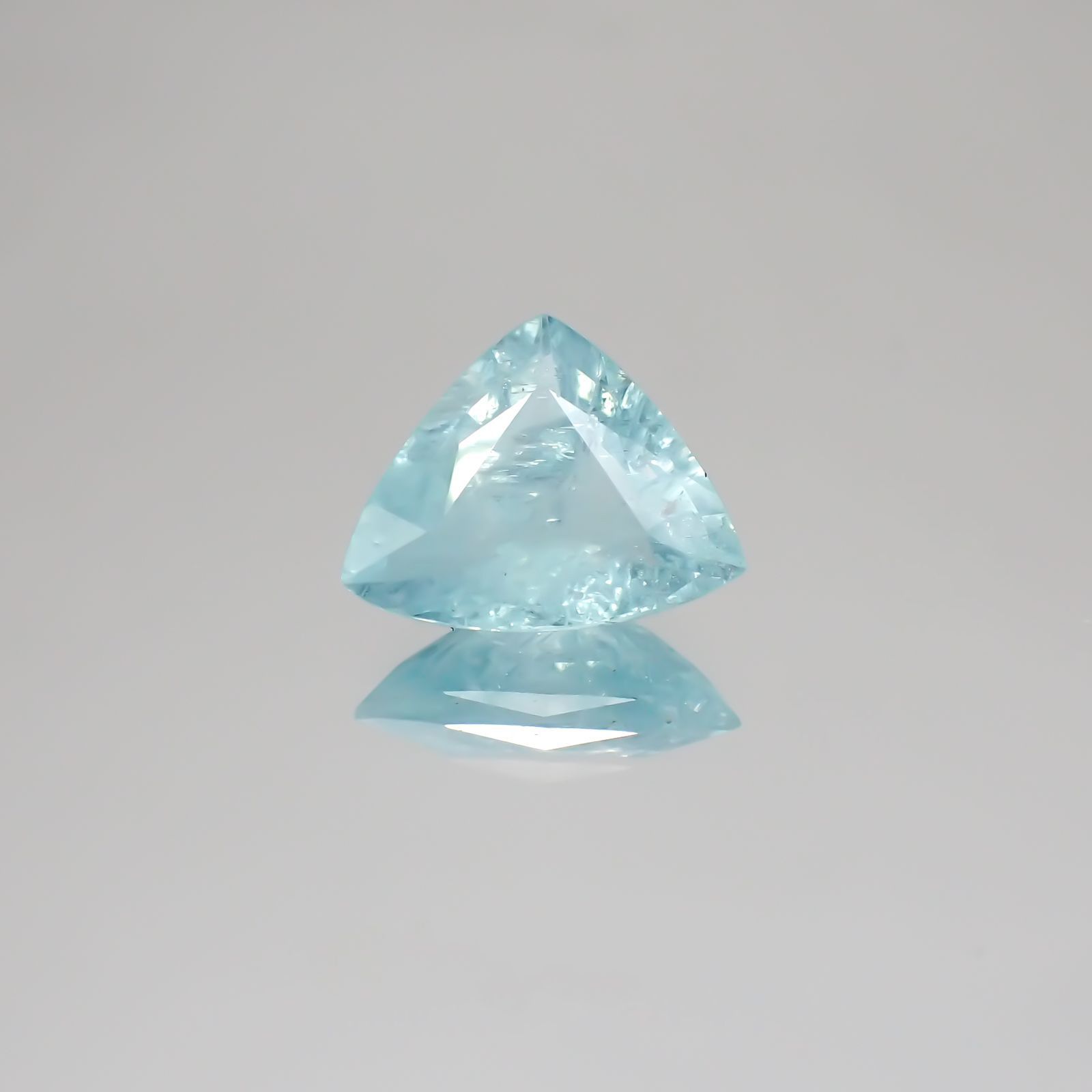 パライバトルマリン(宝石名トルマリン/別名パライバ・トルマリン) モザンビーク産 1.73ct 識別済[21059395]7.9×9.7mm前後