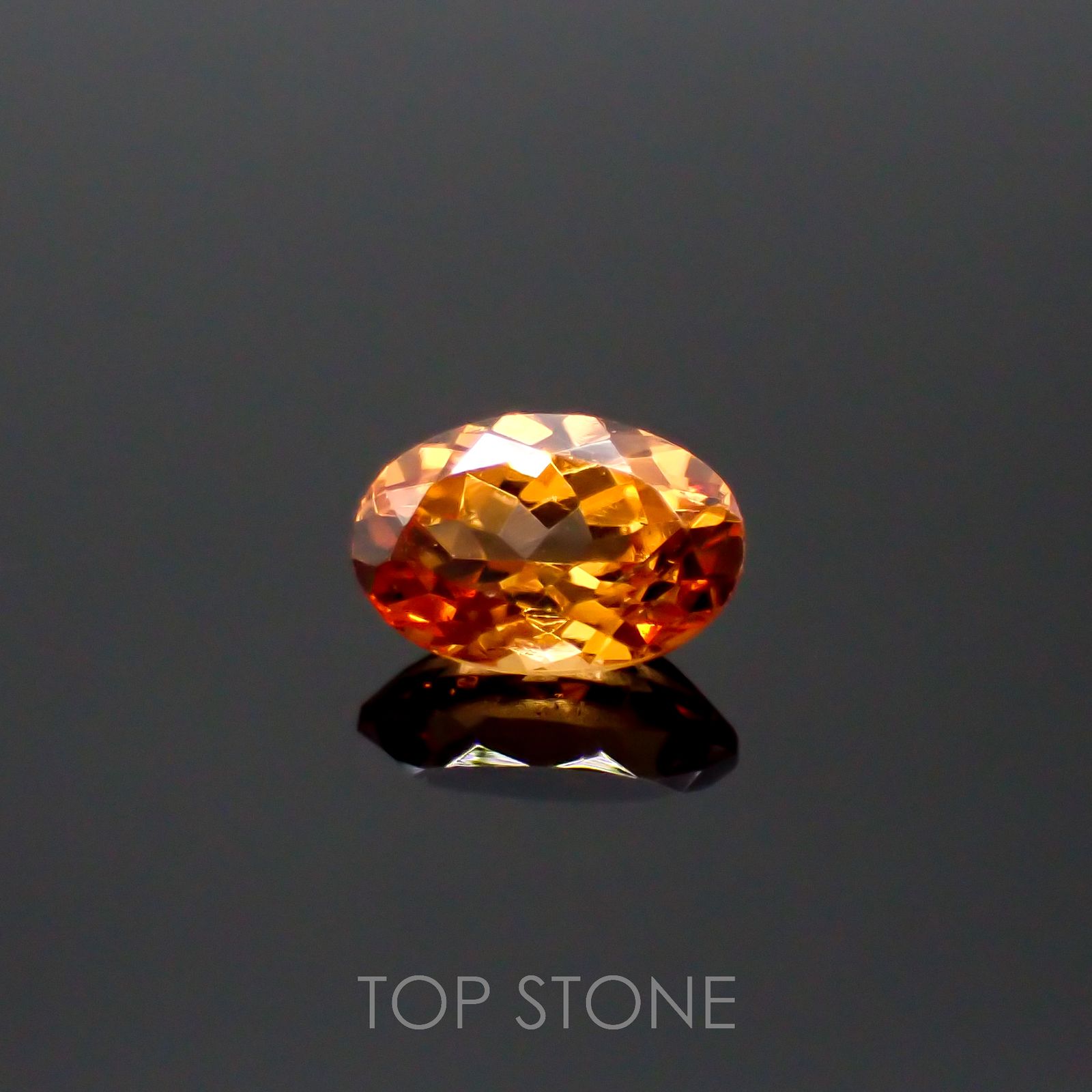 スペサルティンガーネット(宝石名ガーネット)タンザニア産 0.62ct 識別済[220817544]5.9x4mm前後