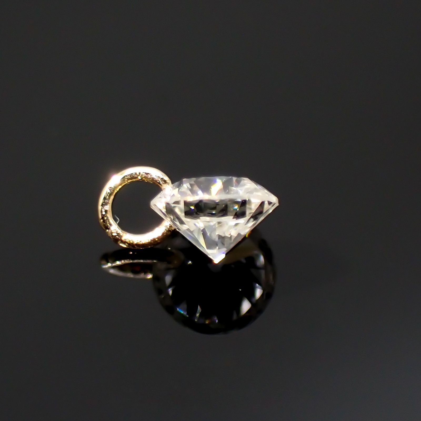 ◇La terre(ラ・テール)◇K18ダイヤモンドチャーム TTLC/SI(宝石名ダイアモンド) 0.099ct 識別済[220515749]2.6x2.6mm前後